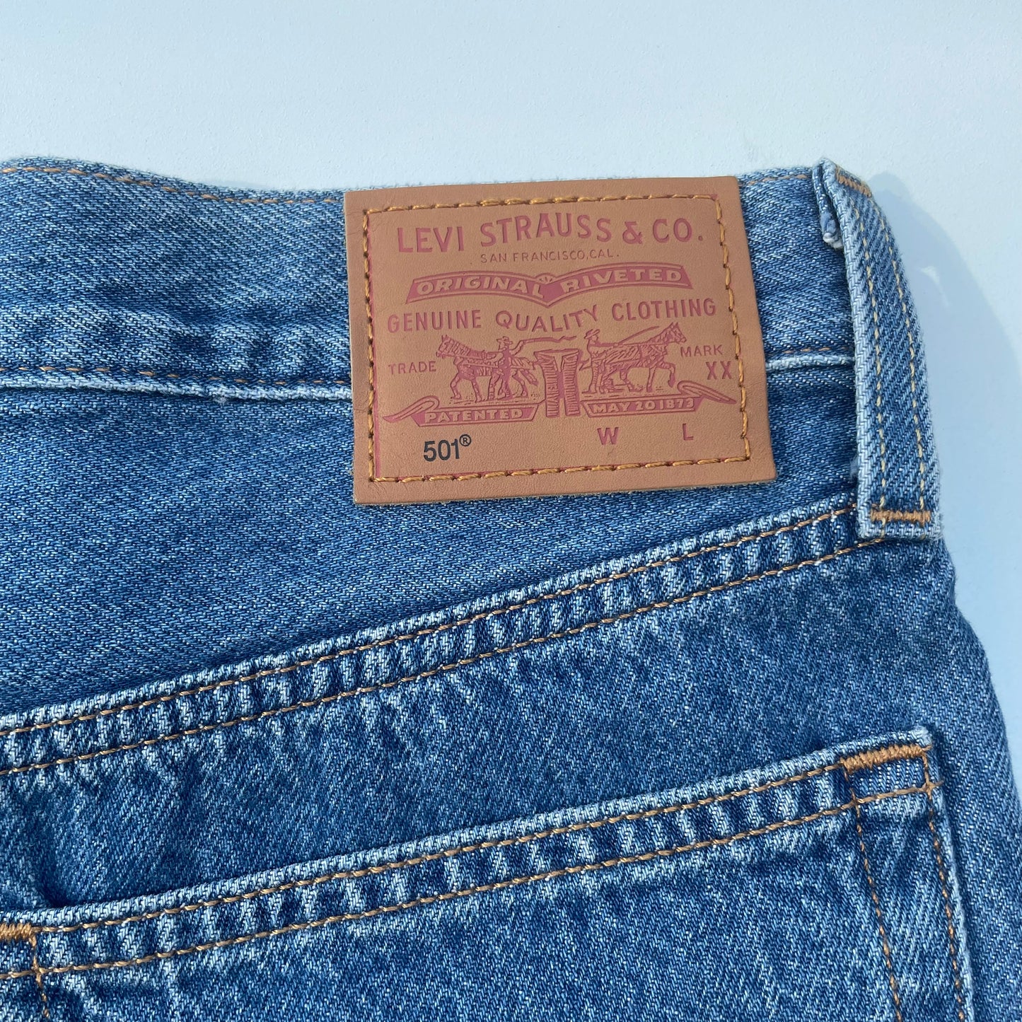 Levi’s shorts scuri
