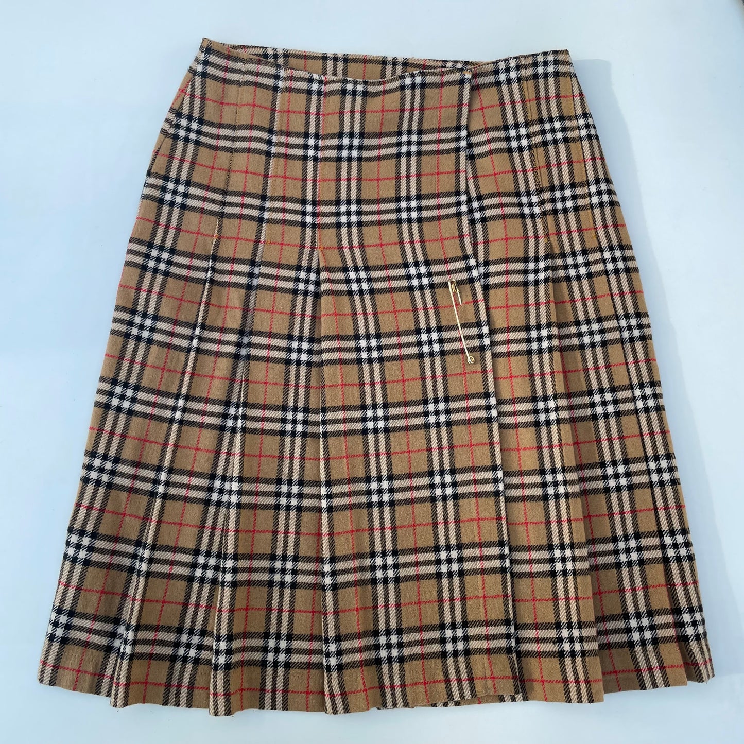 Beige tartan kilt