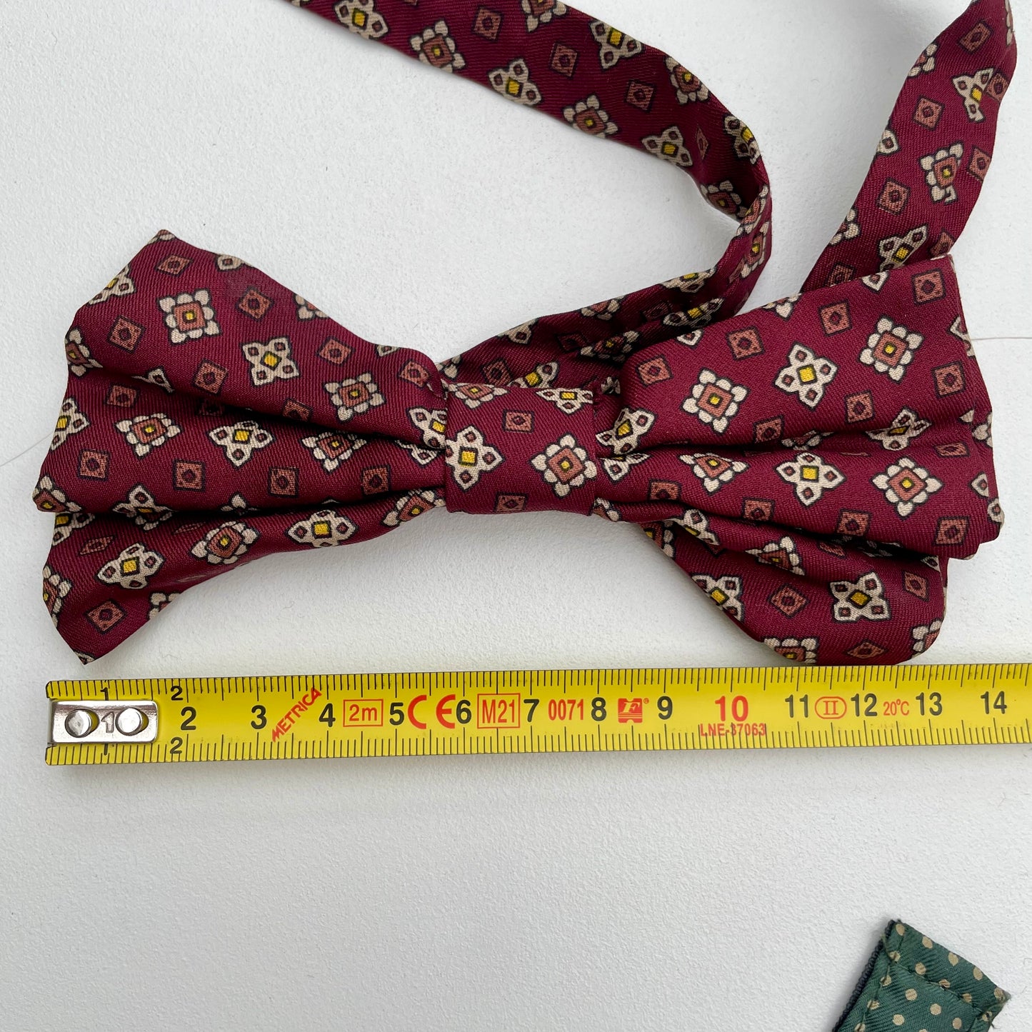 Papillon bordeaux -sartoriale