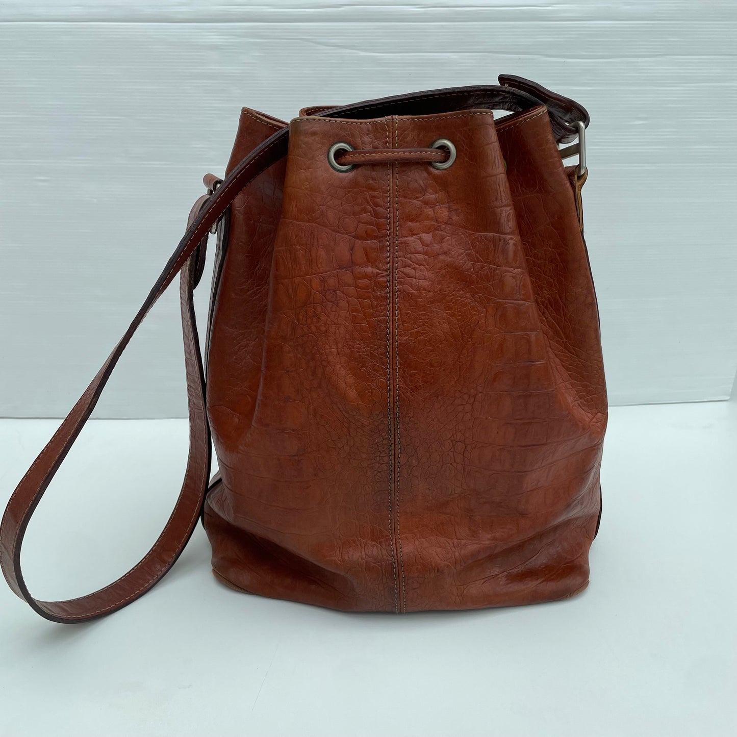 Sac seau en cuir vintage