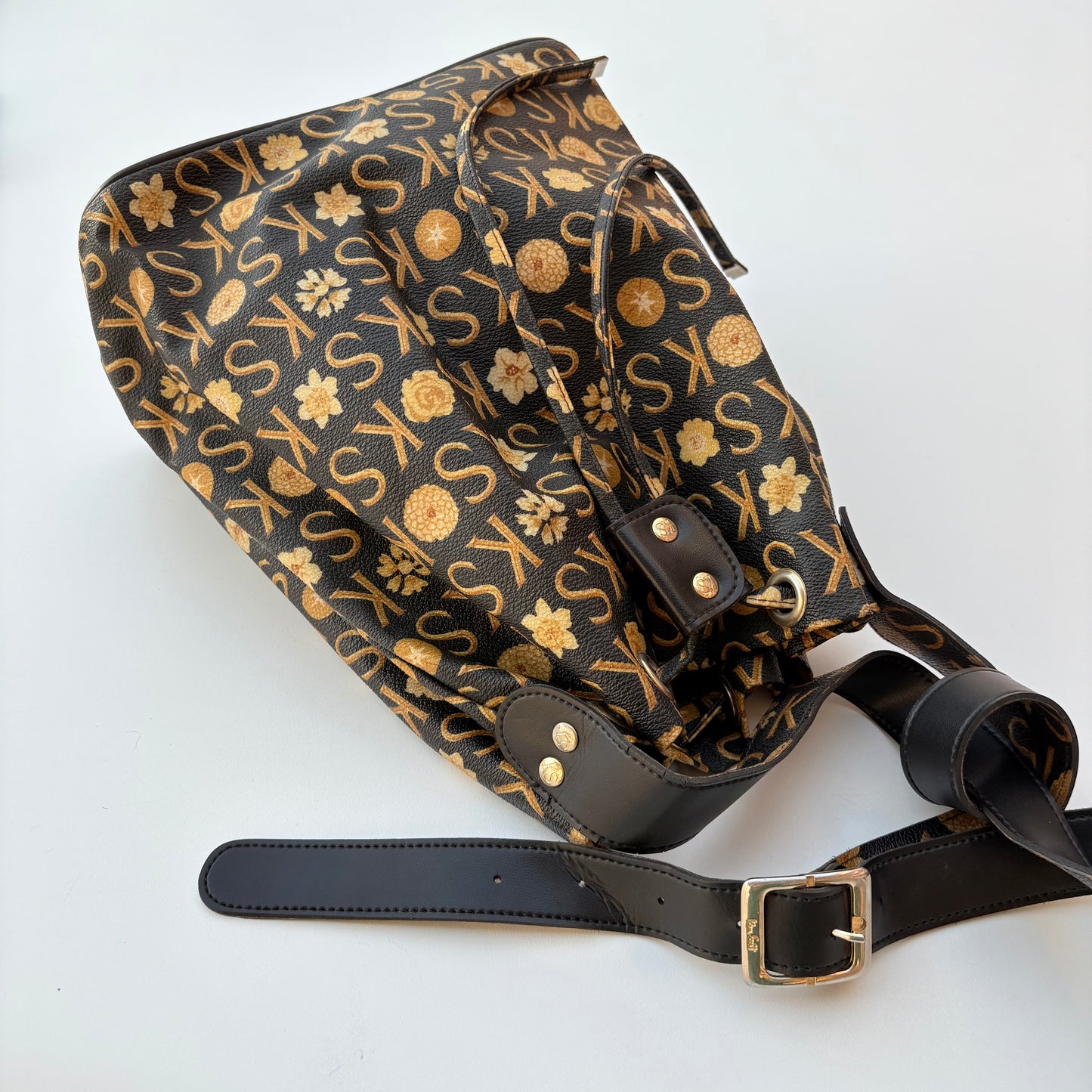 Ken Scott Bucket bag