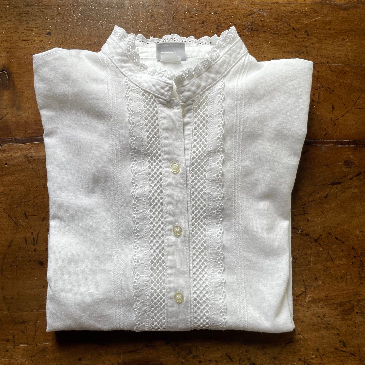 Tyrolean shirt with ruffle collar