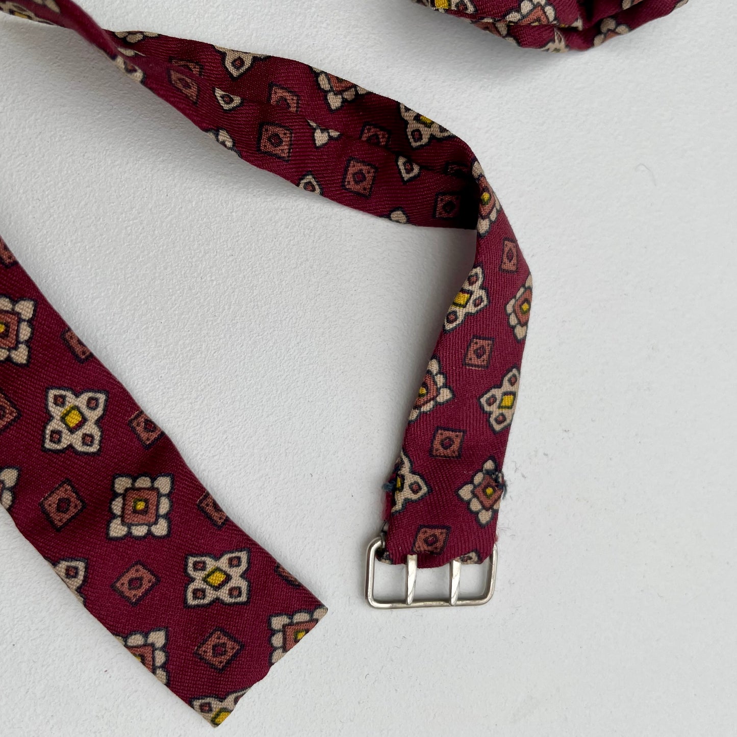 Papillon bordeaux -sartoriale
