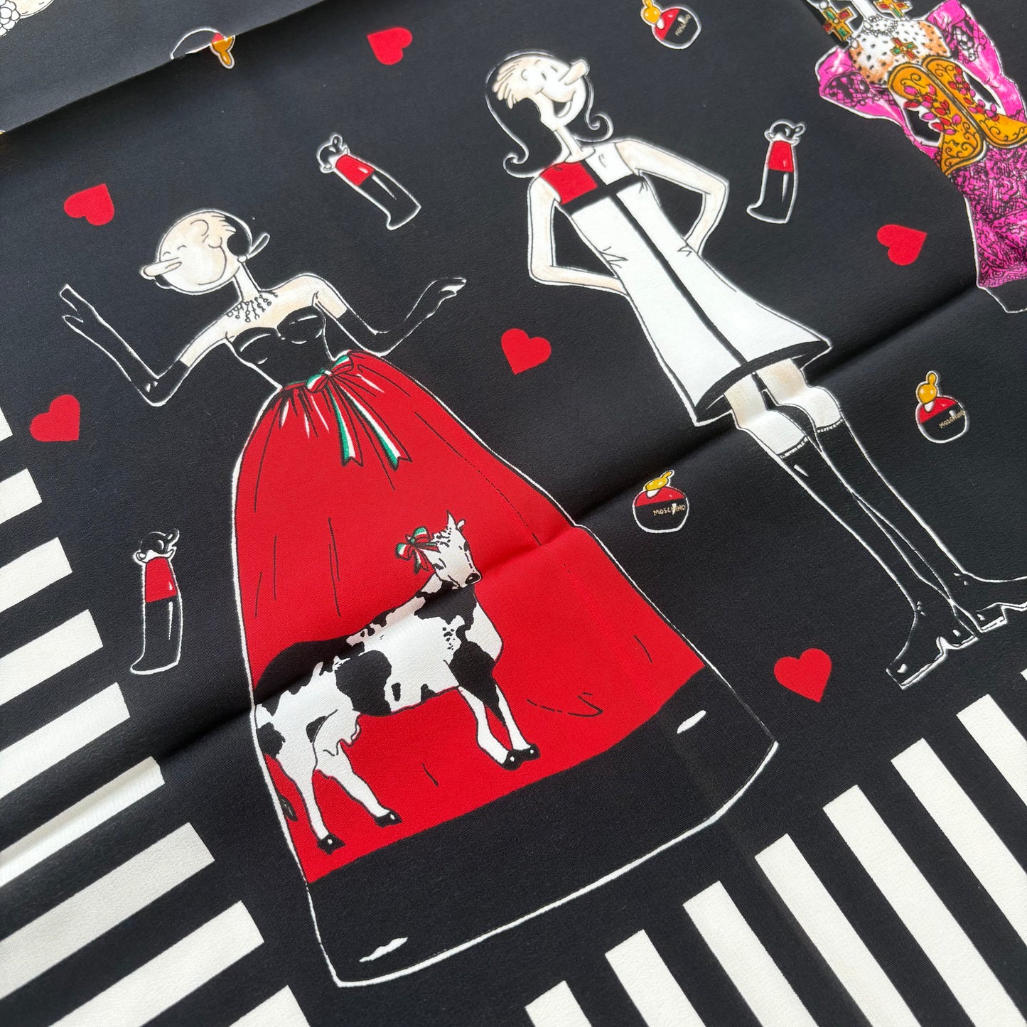 Moschino foulard-Olivia fashionista