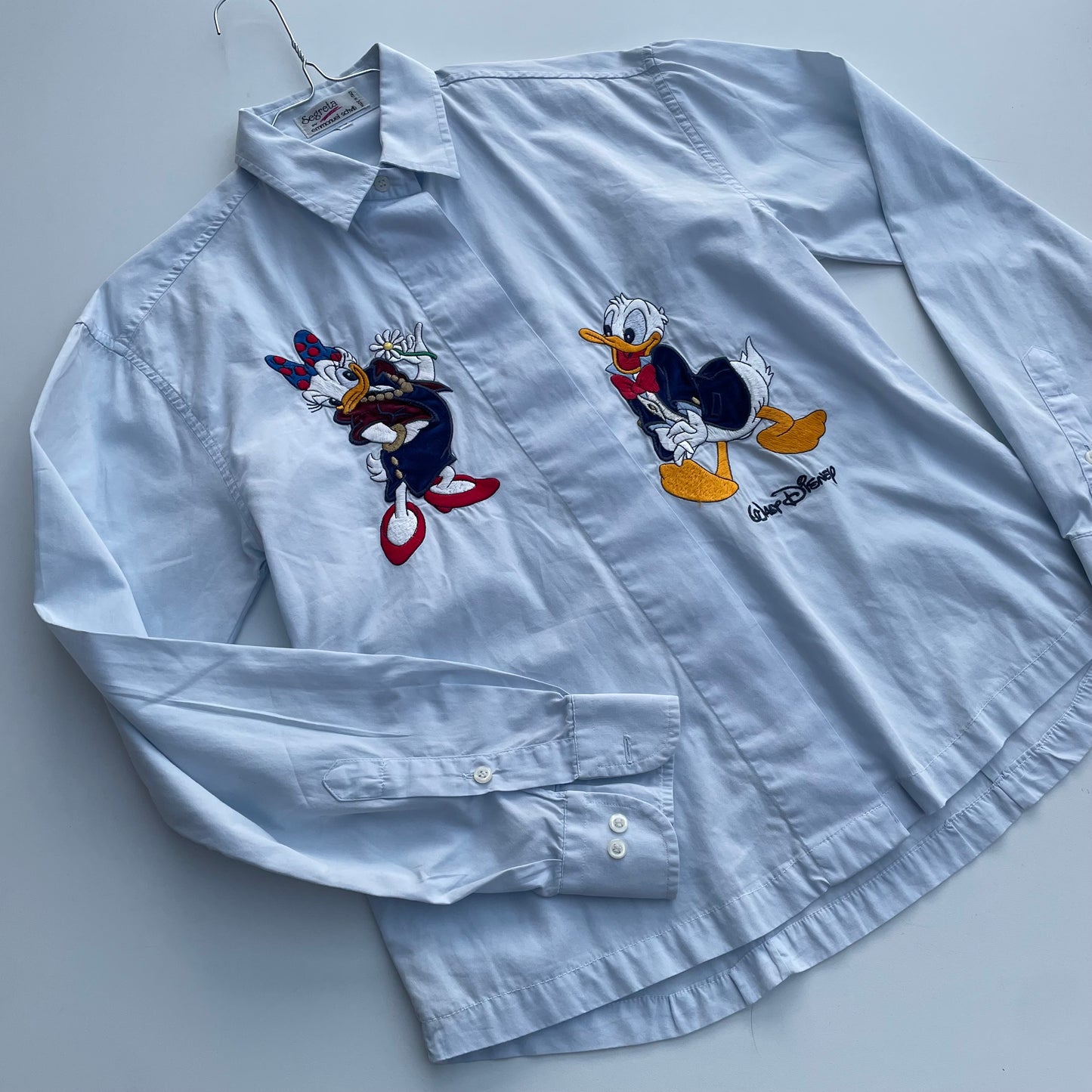 Donald Duck in love shirt