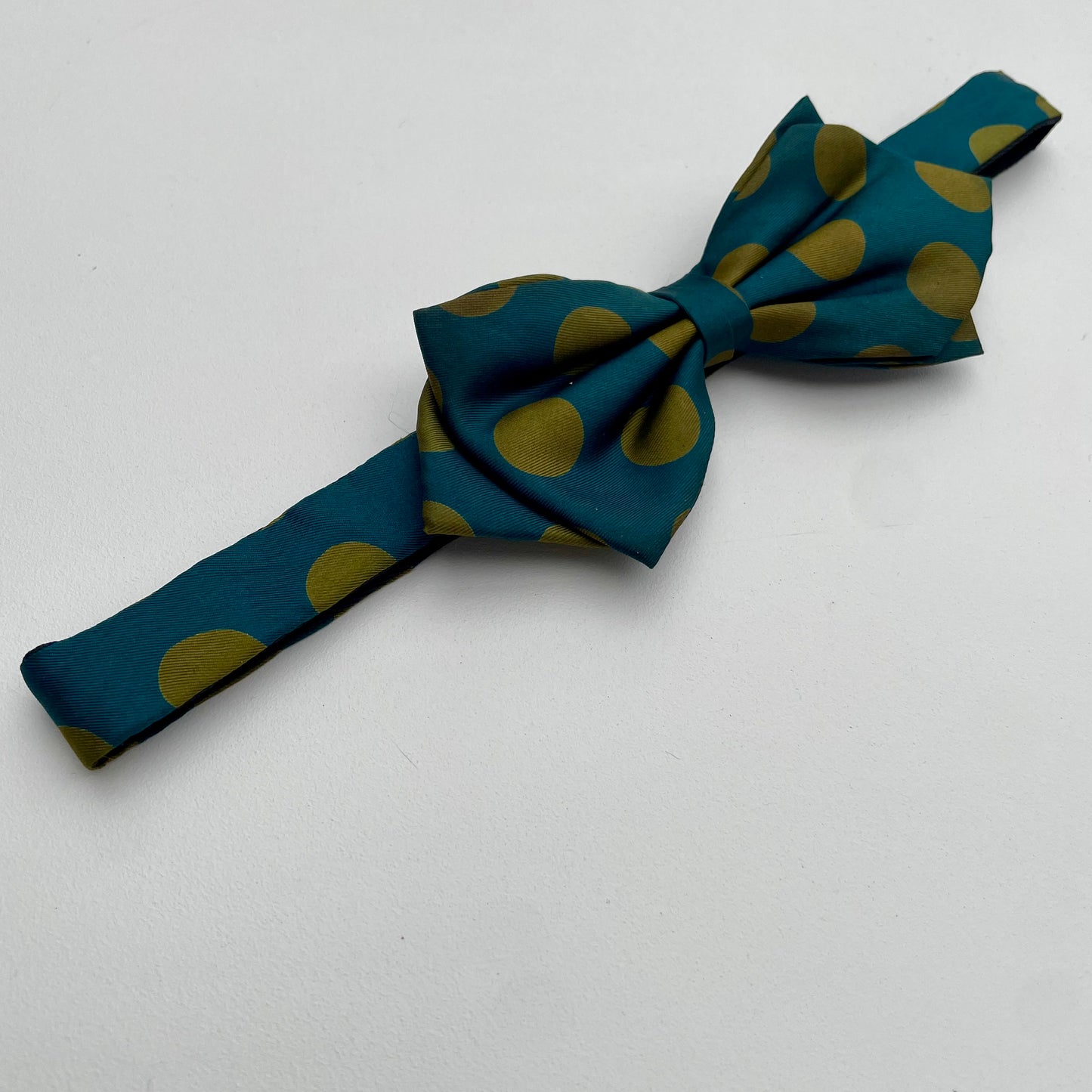 Papillon pois grandi verdi