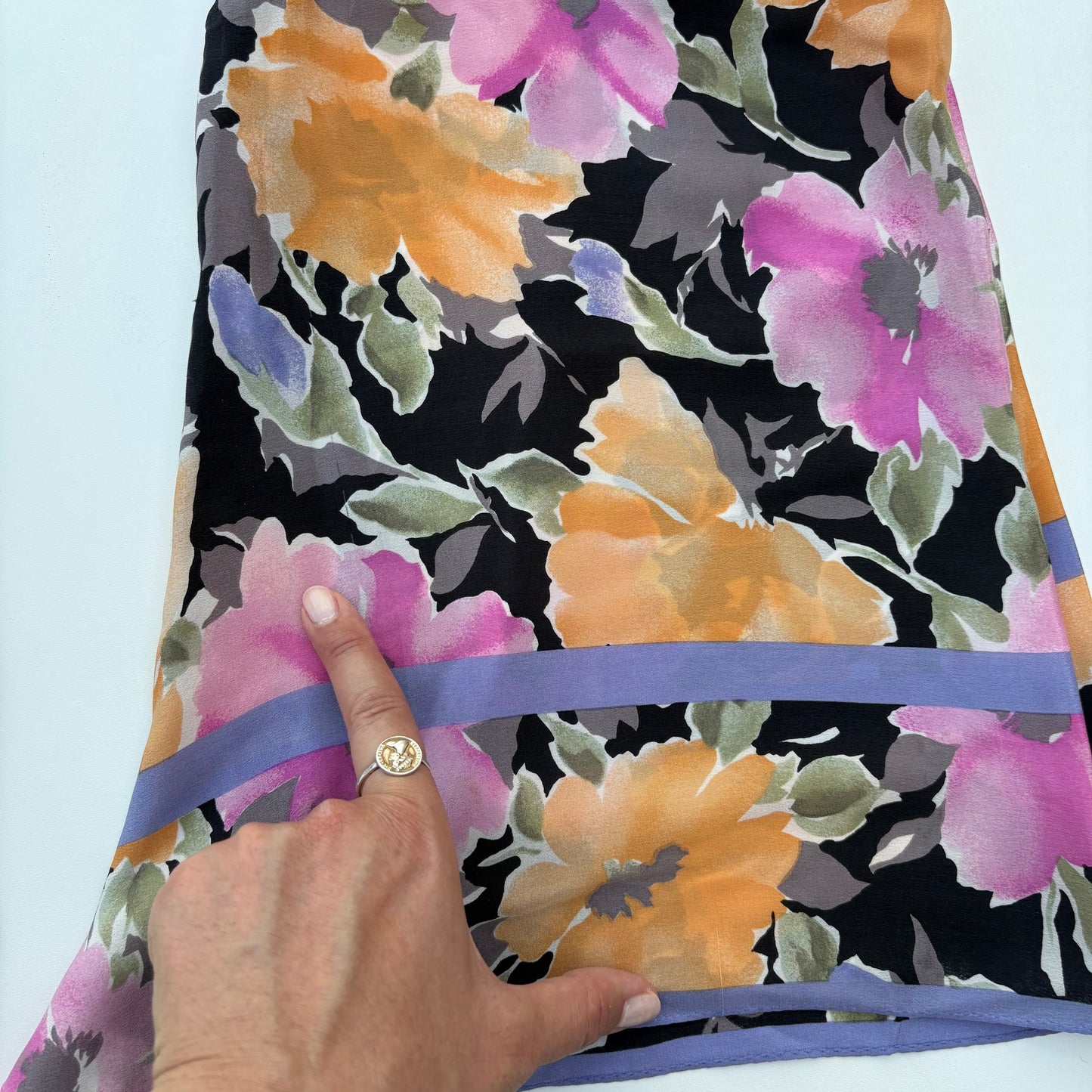 Fou shorts fiori lilla su nero