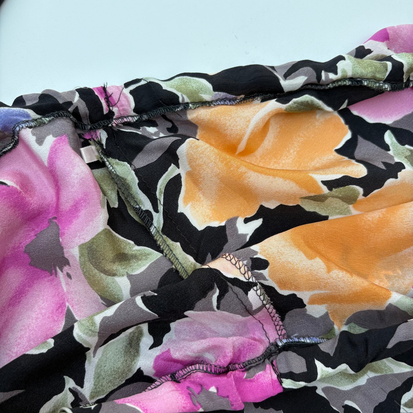 Fou shorts fiori lilla su nero