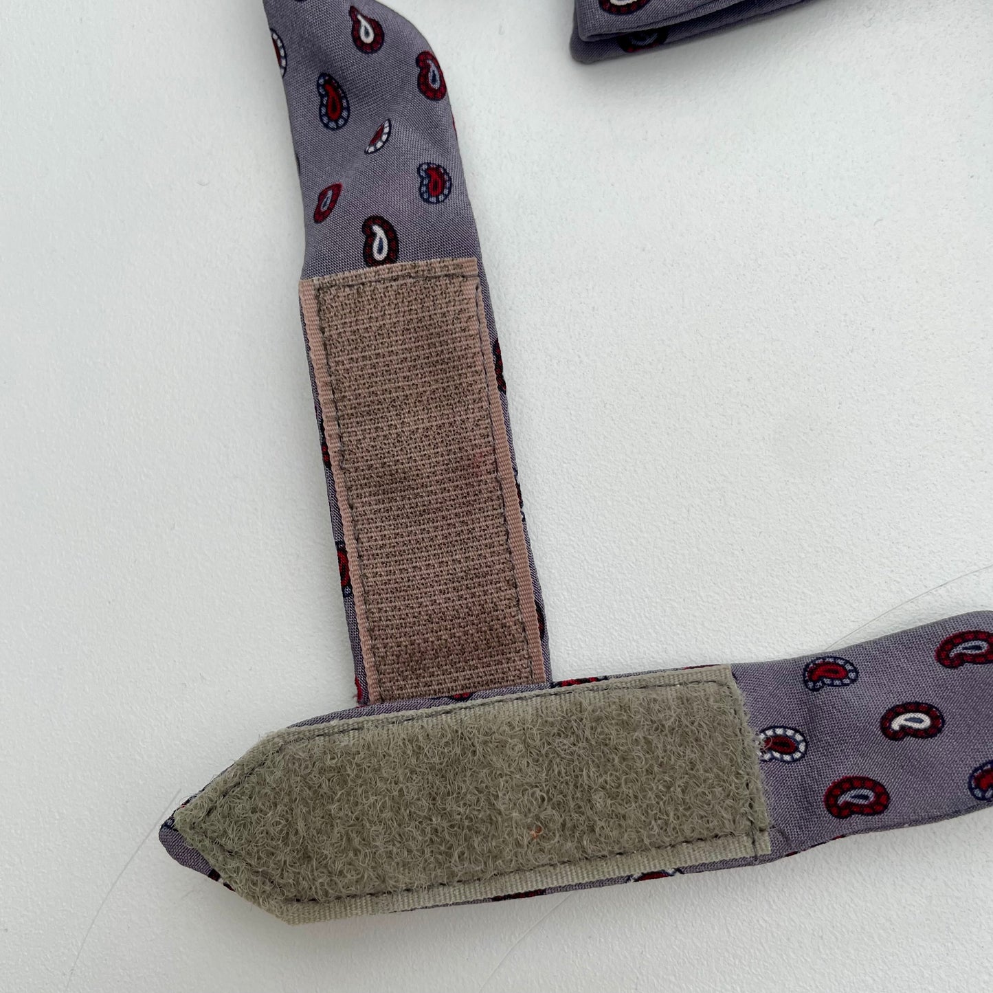 Papillon fantasia paisley grigio