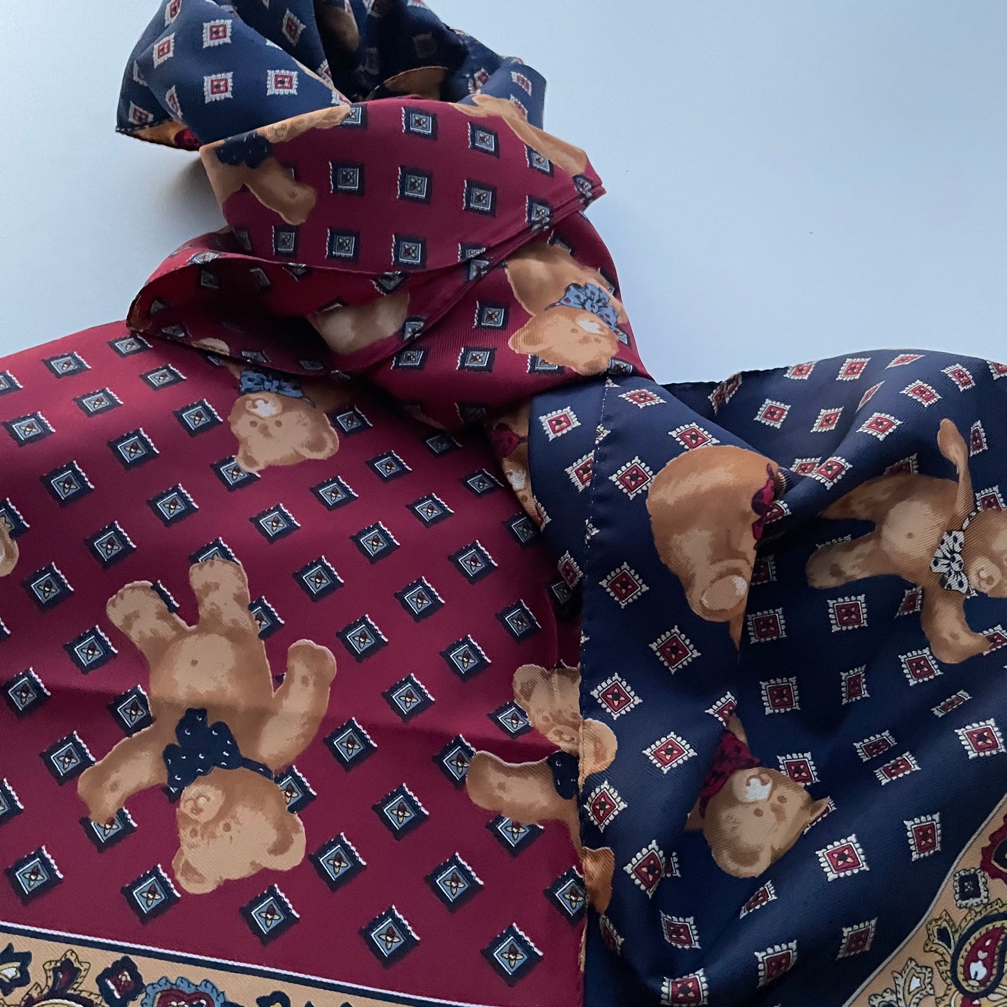 Bear scarf blu