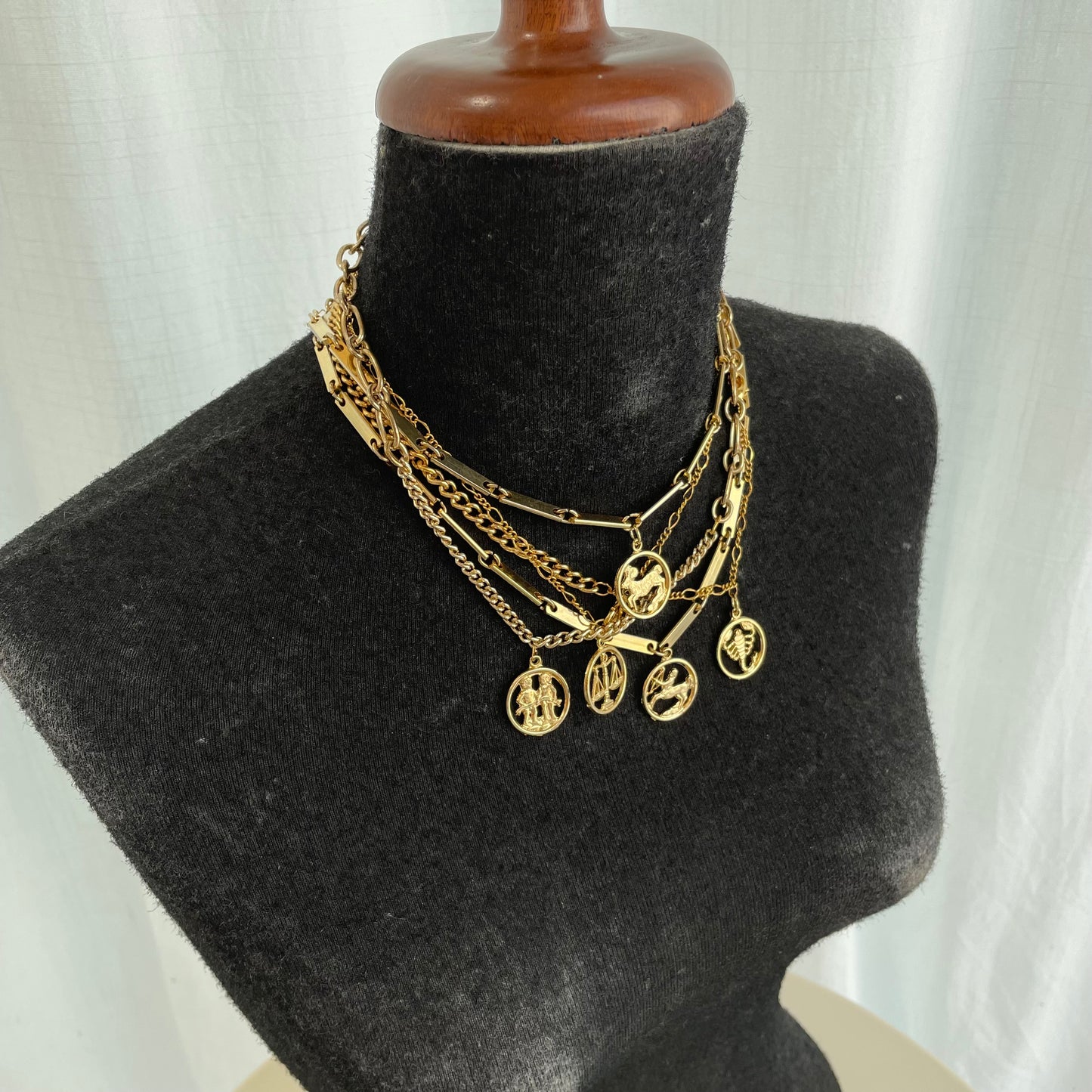 Bilancia necklace
