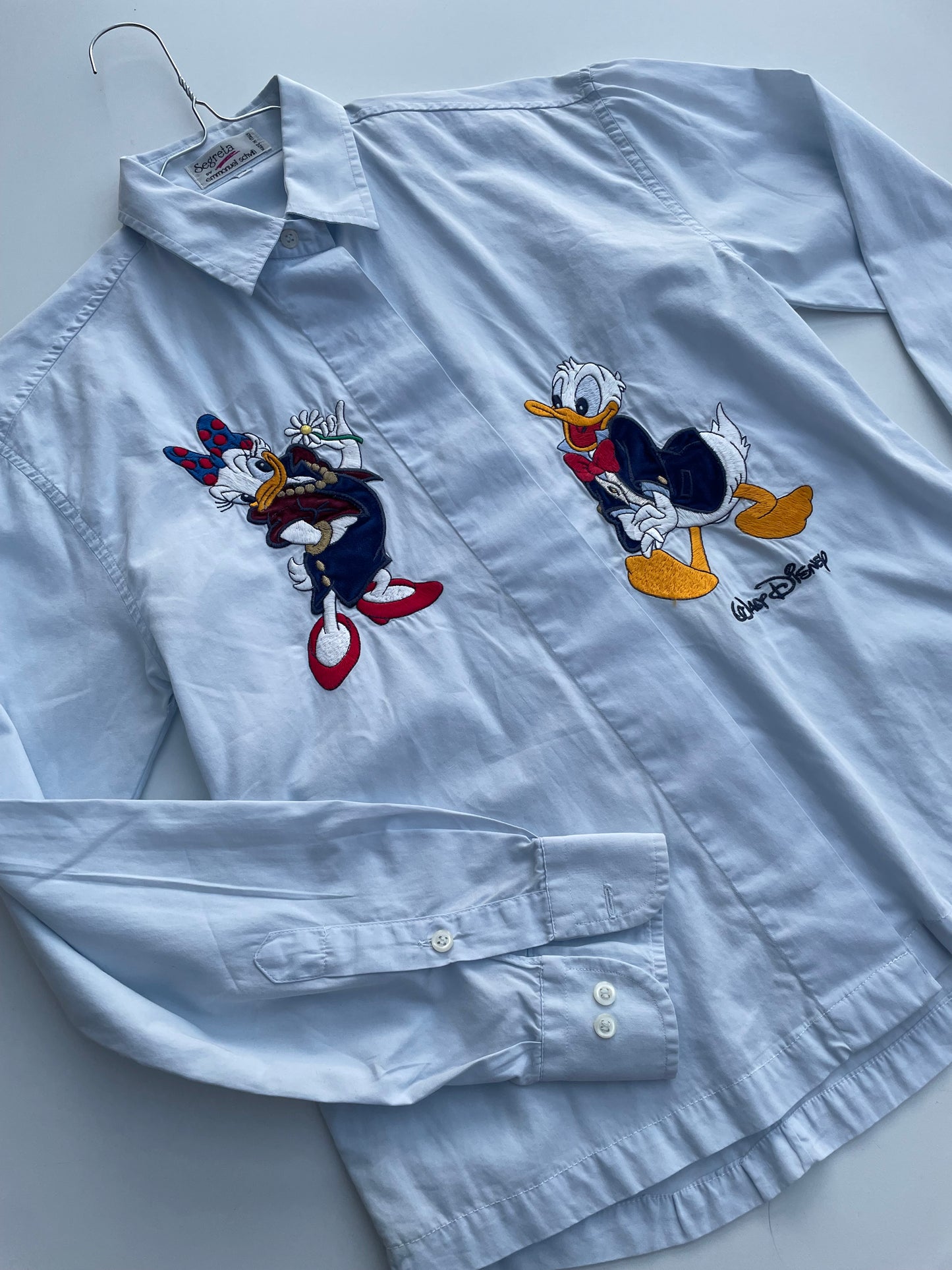 Donald Duck in love shirt