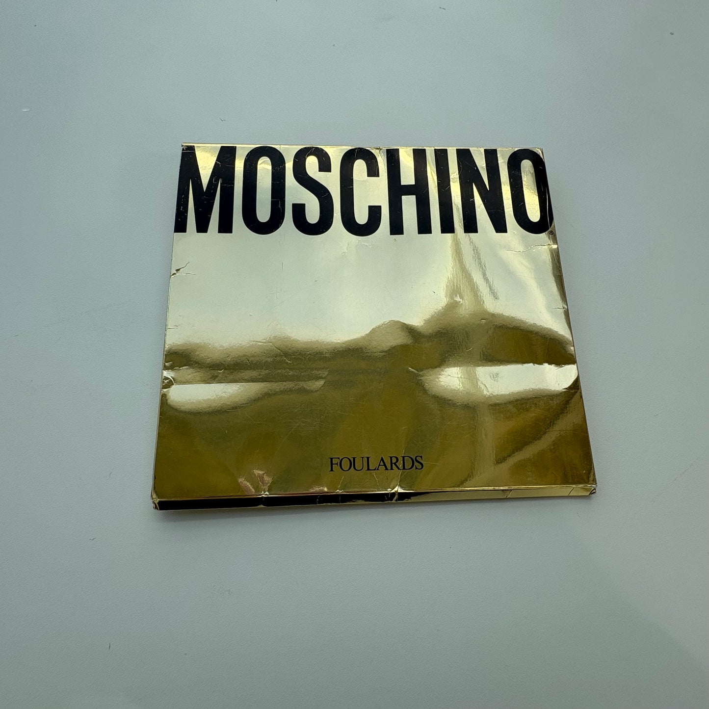 Moschino foulard-Olivia fashionista