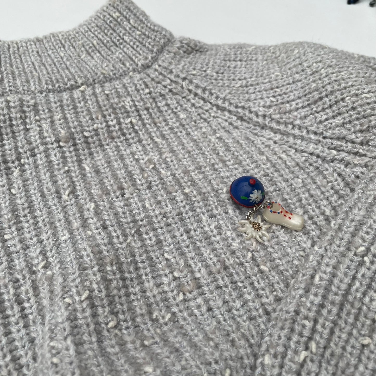 Spilla vintage cappellino