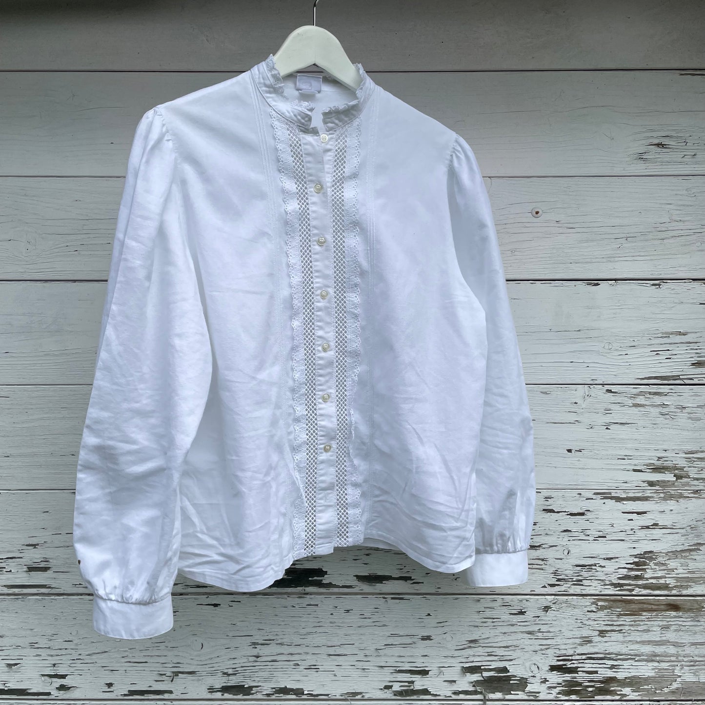 Tyrolean shirt with ruffle collar