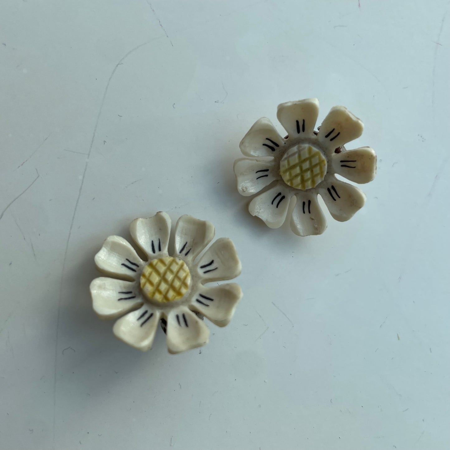 Orecchini margherita bianca