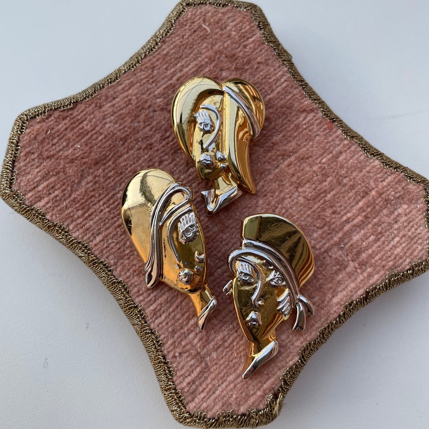 Spilla stile Schiaparelli