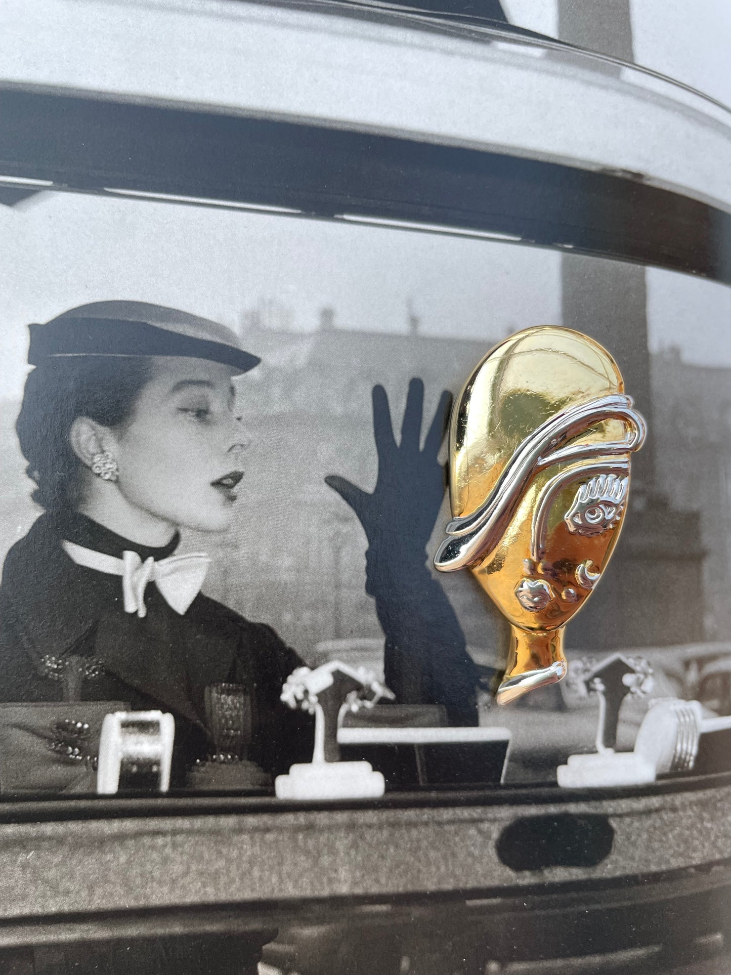 Spilla stile Schiaparelli