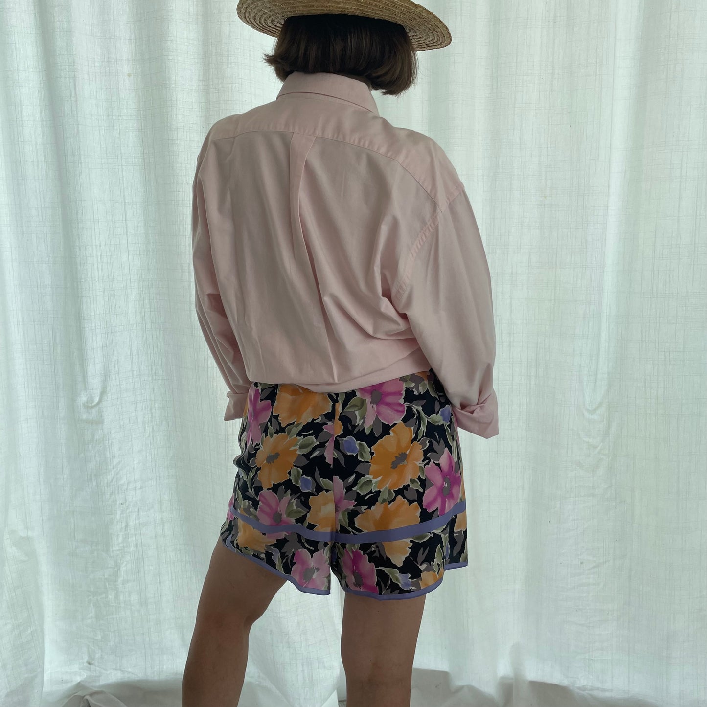 Fou shorts fiori lilla su nero