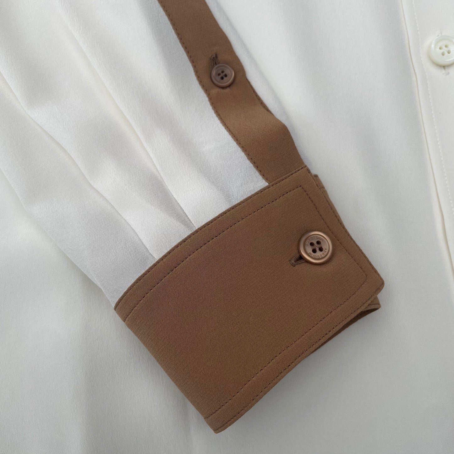 Chemise en soie Burberry d'automne