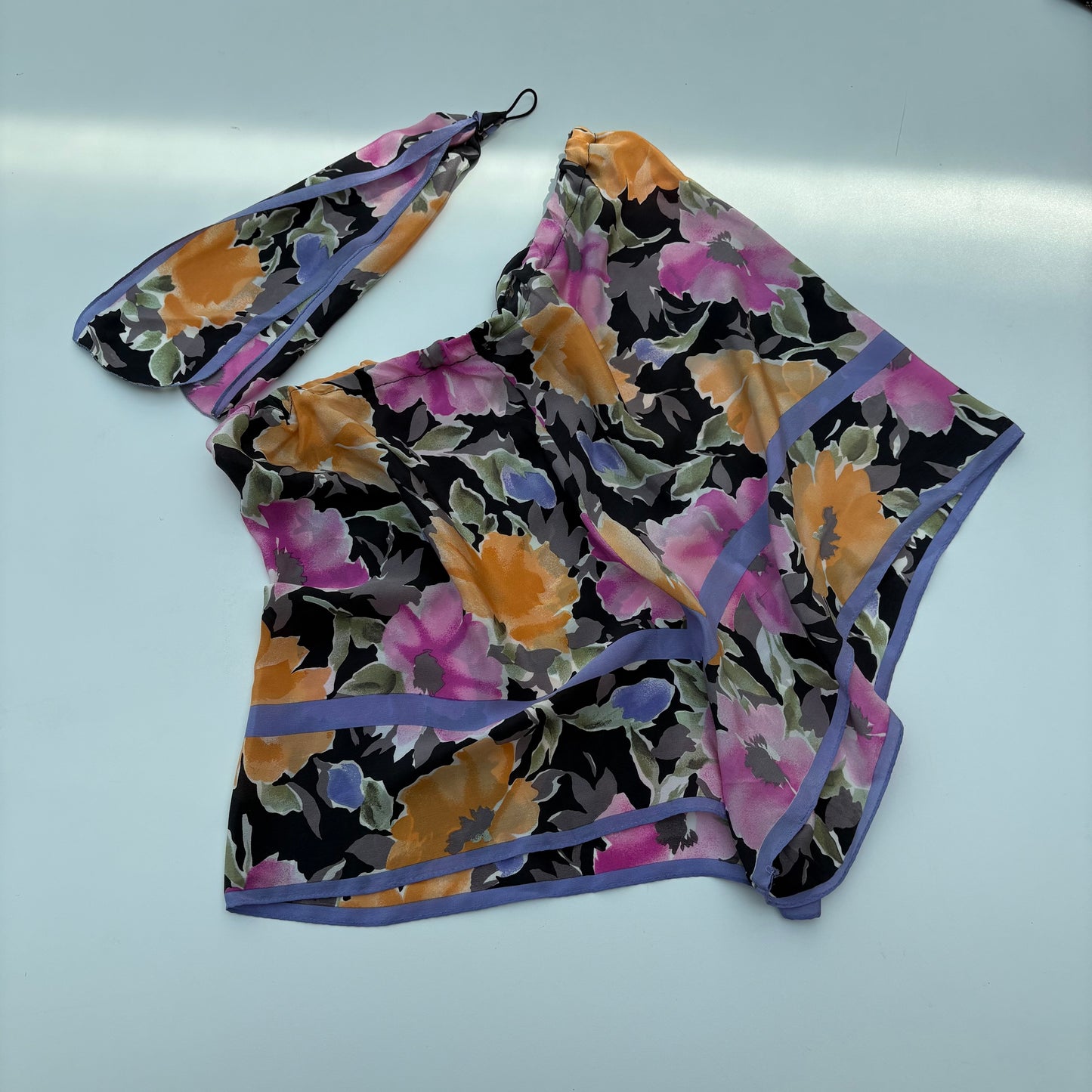 Fou shorts fiori lilla su nero
