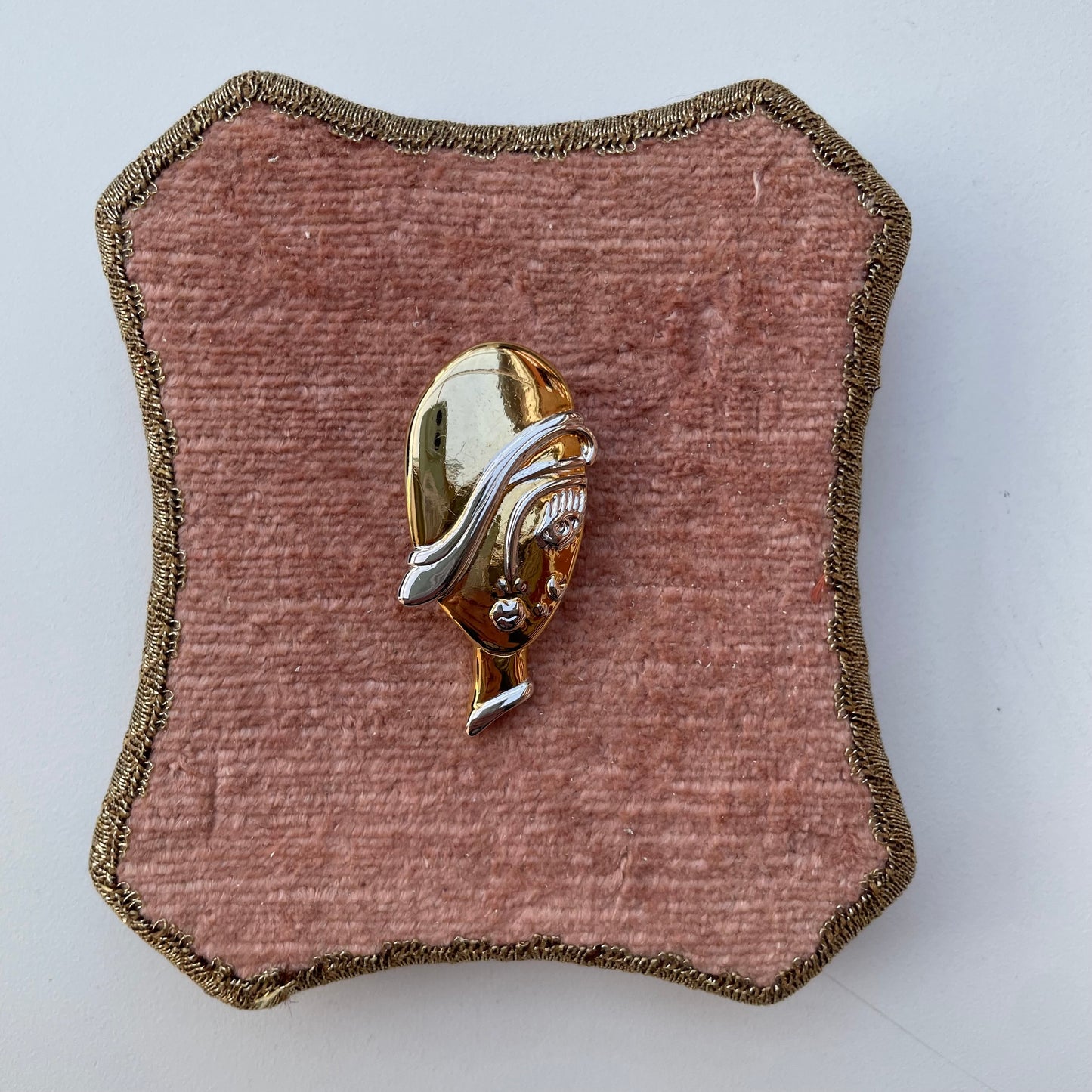 Spilla stile Schiaparelli