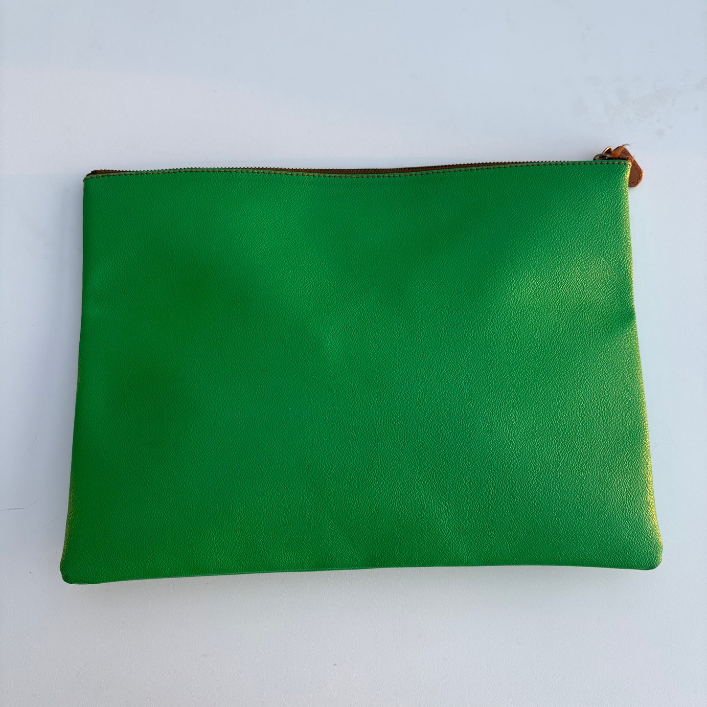 Busta piatta verde Trussardi
