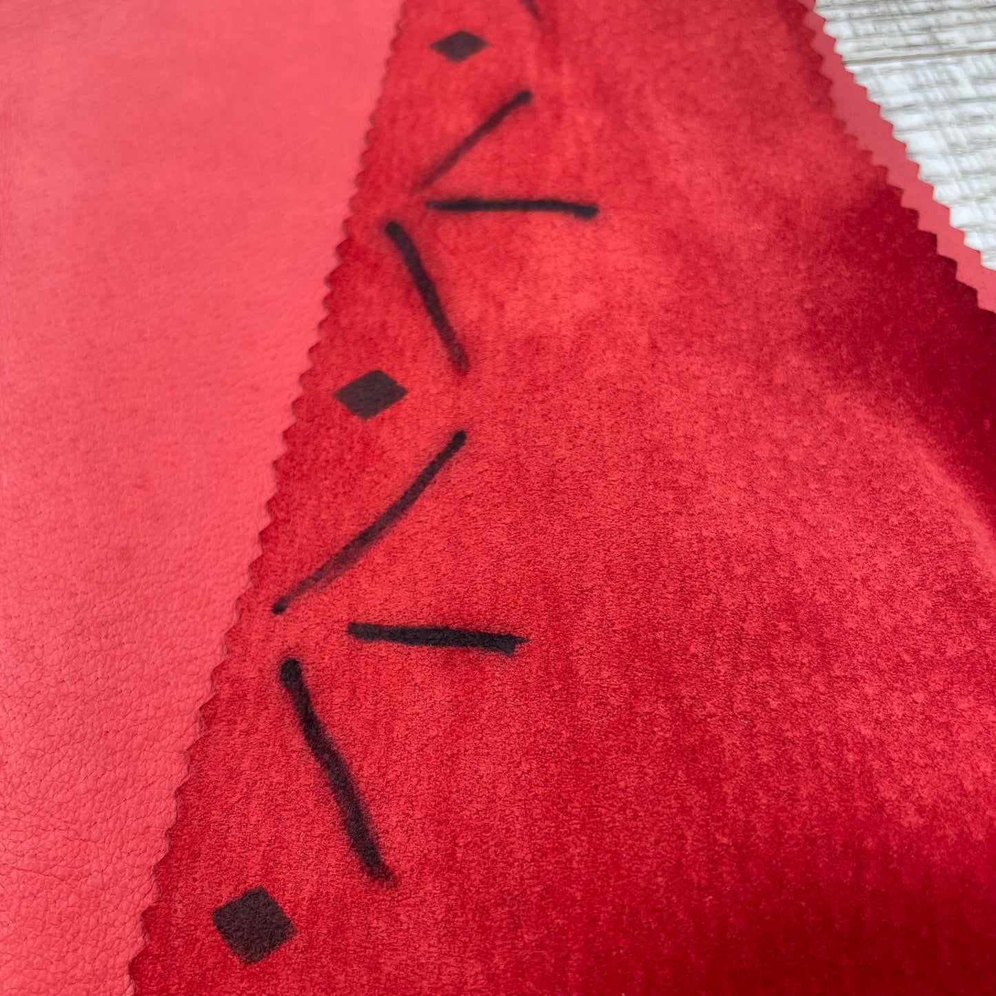 Gilet rosso con frange