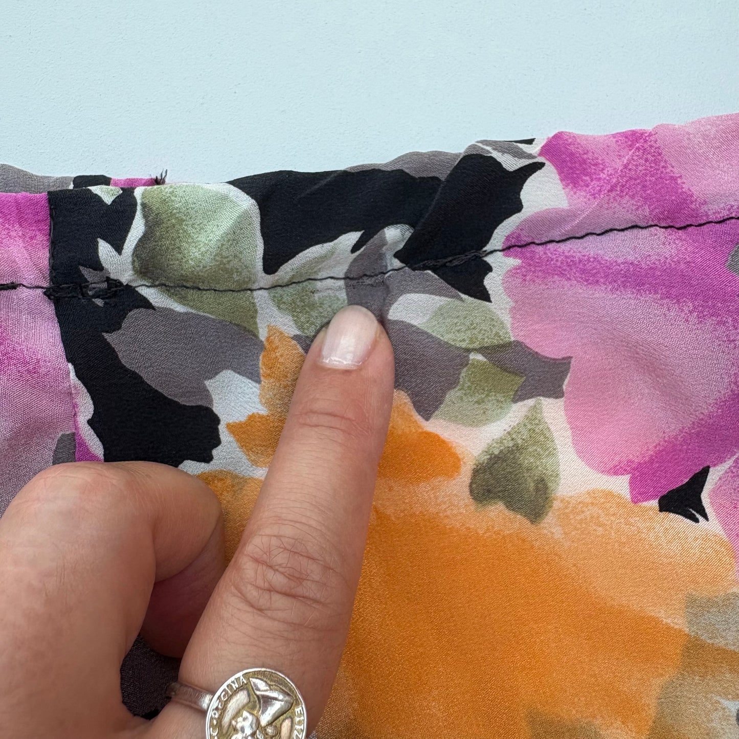 Fou shorts fiori lilla su nero