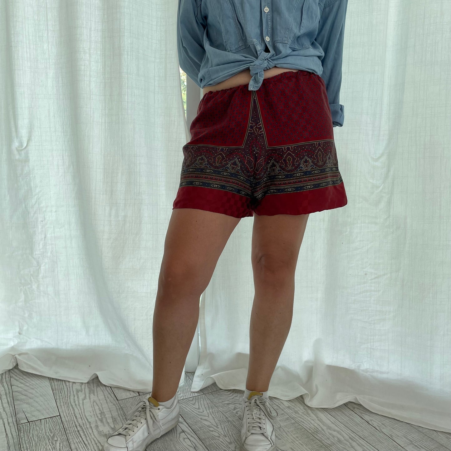 Fou shorts con bordo Etro-style