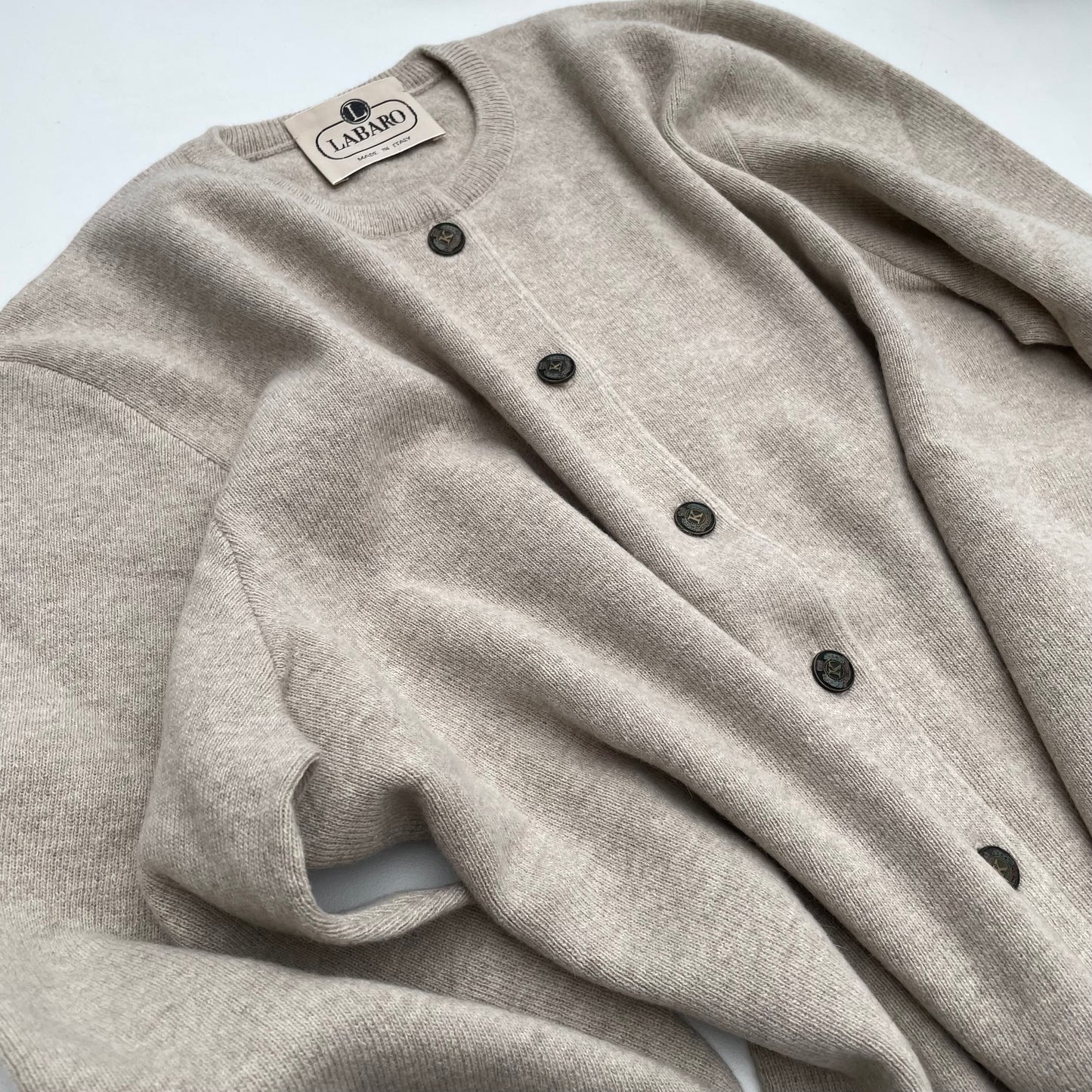 Cardigan lana color tortora