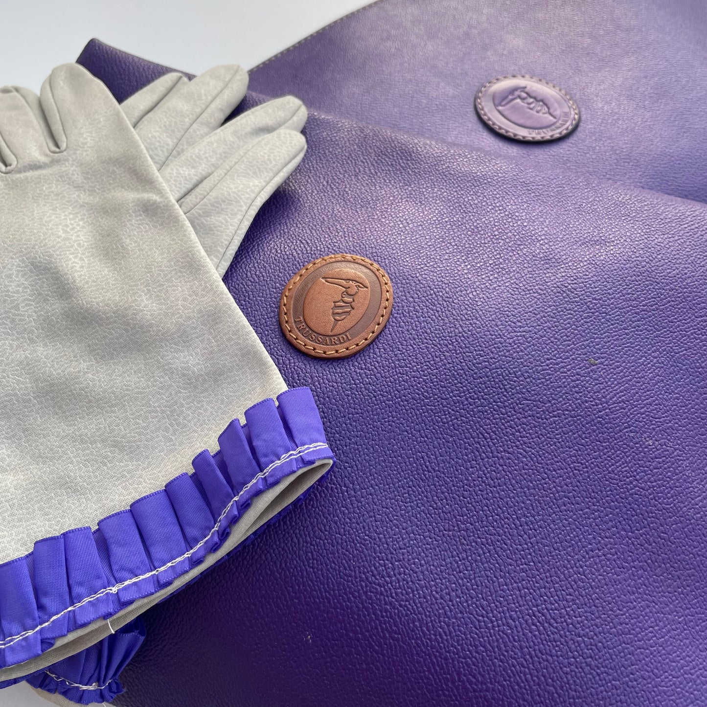 Trussardi viola con spessore