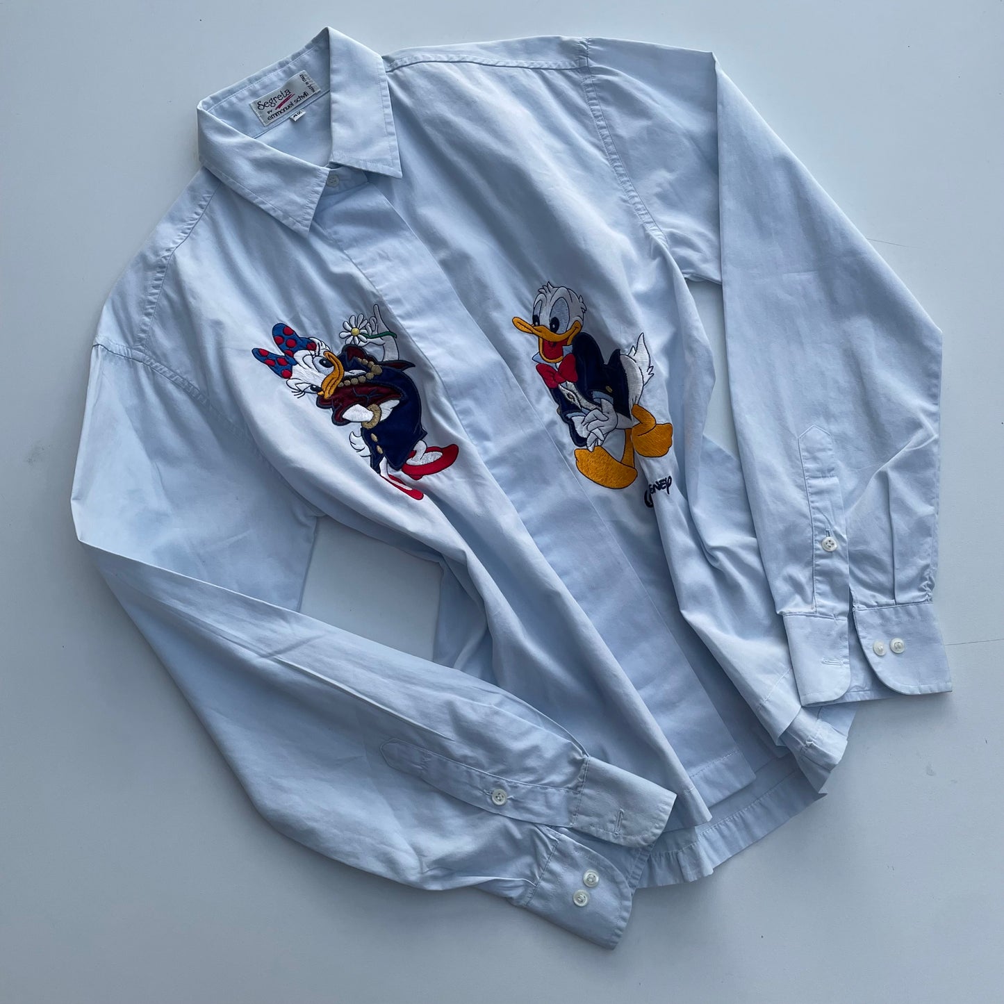 Donald Duck in love shirt
