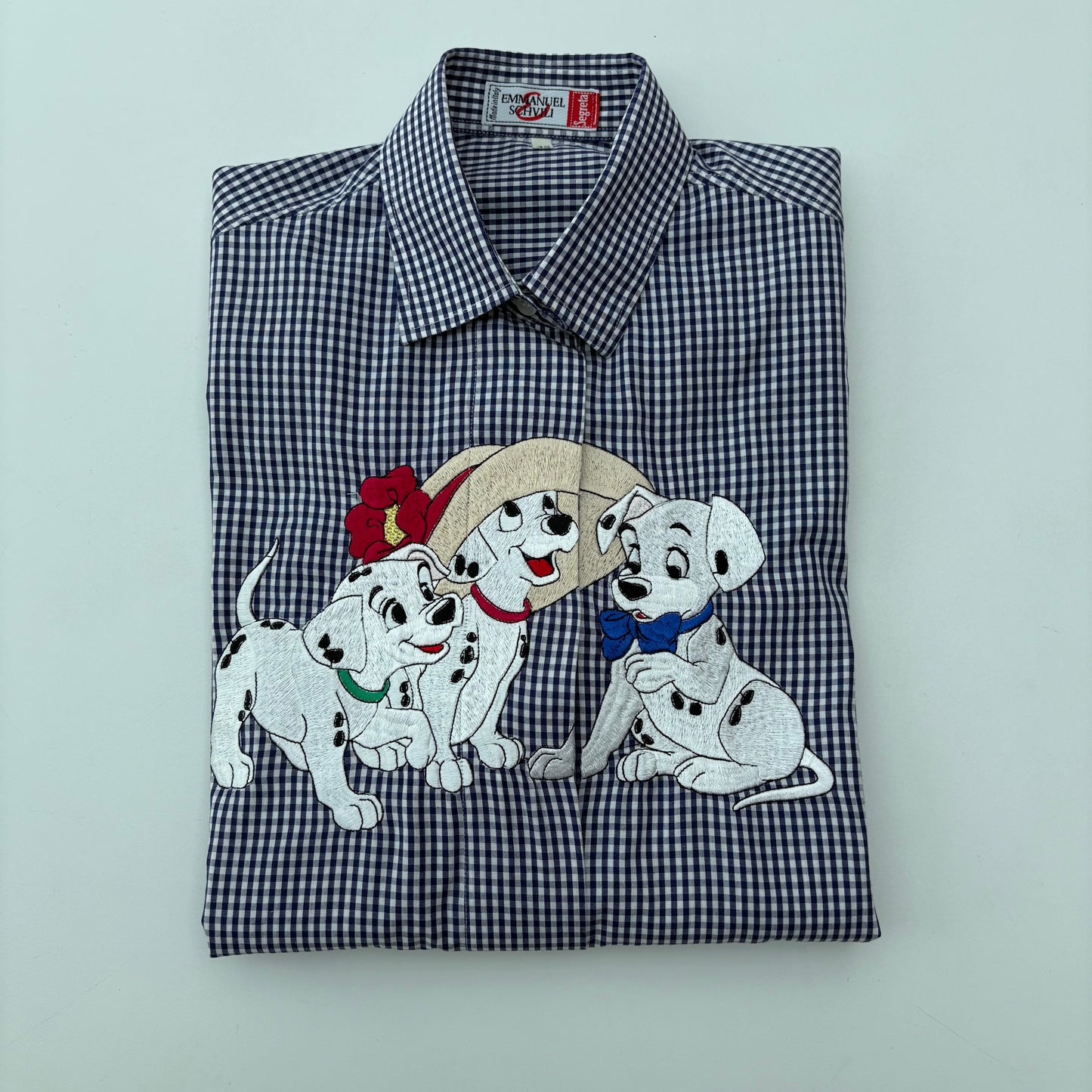 Dalmata su quadretti vichy bianco e blu