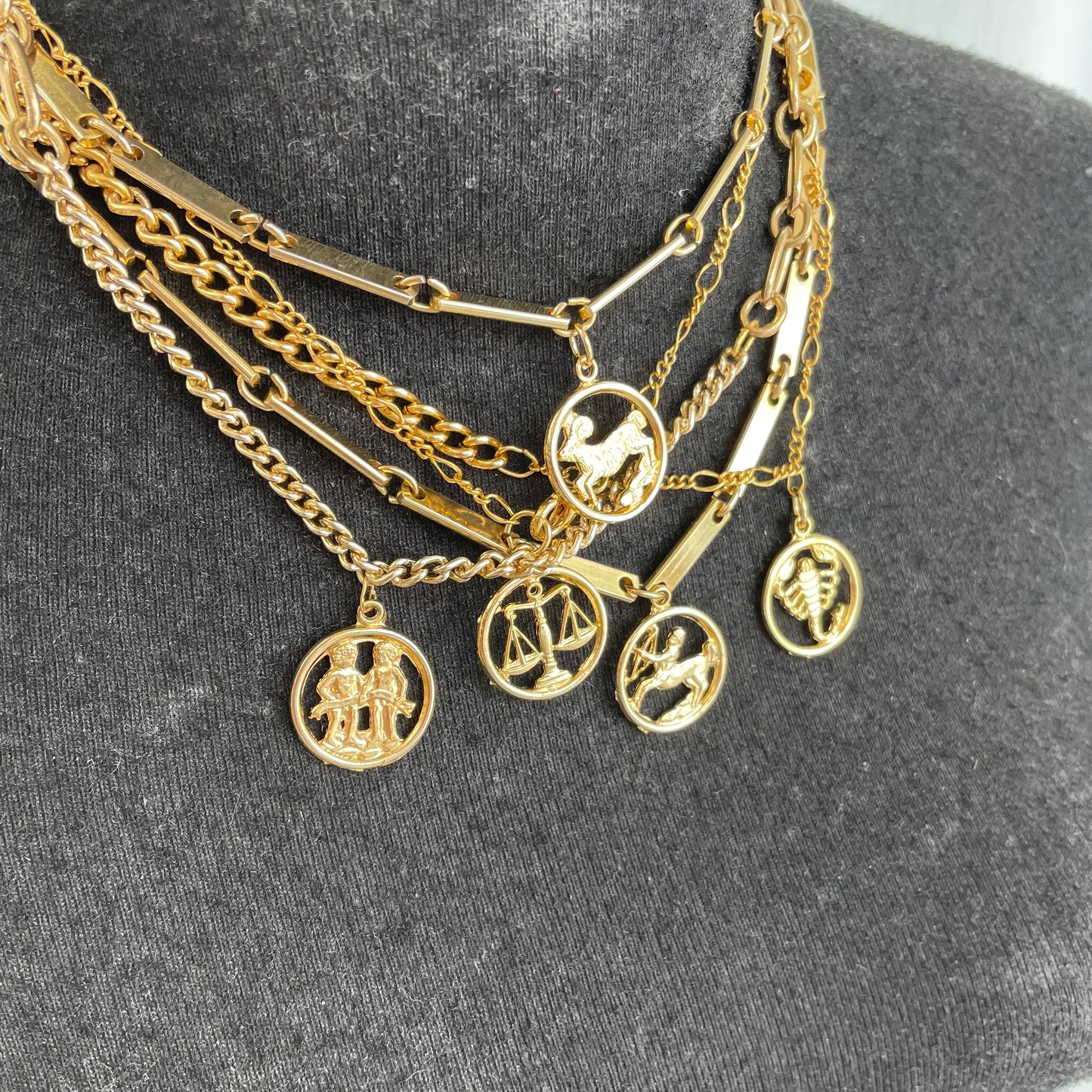Bilancia necklace