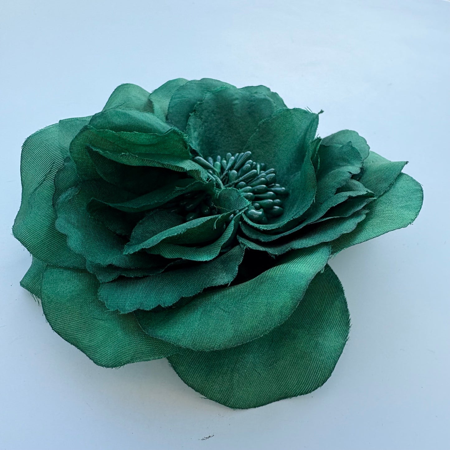 Spilla con fiore verde