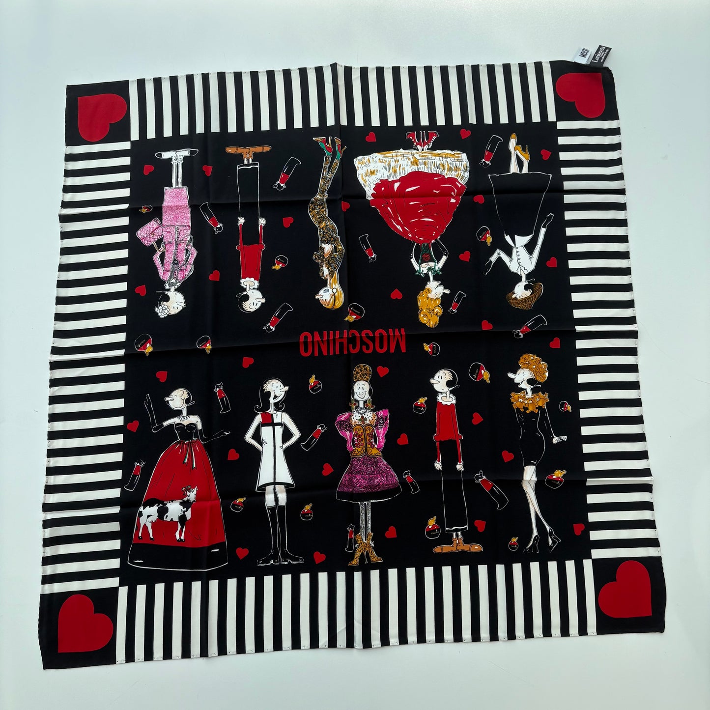 Moschino foulard-Olivia fashionista