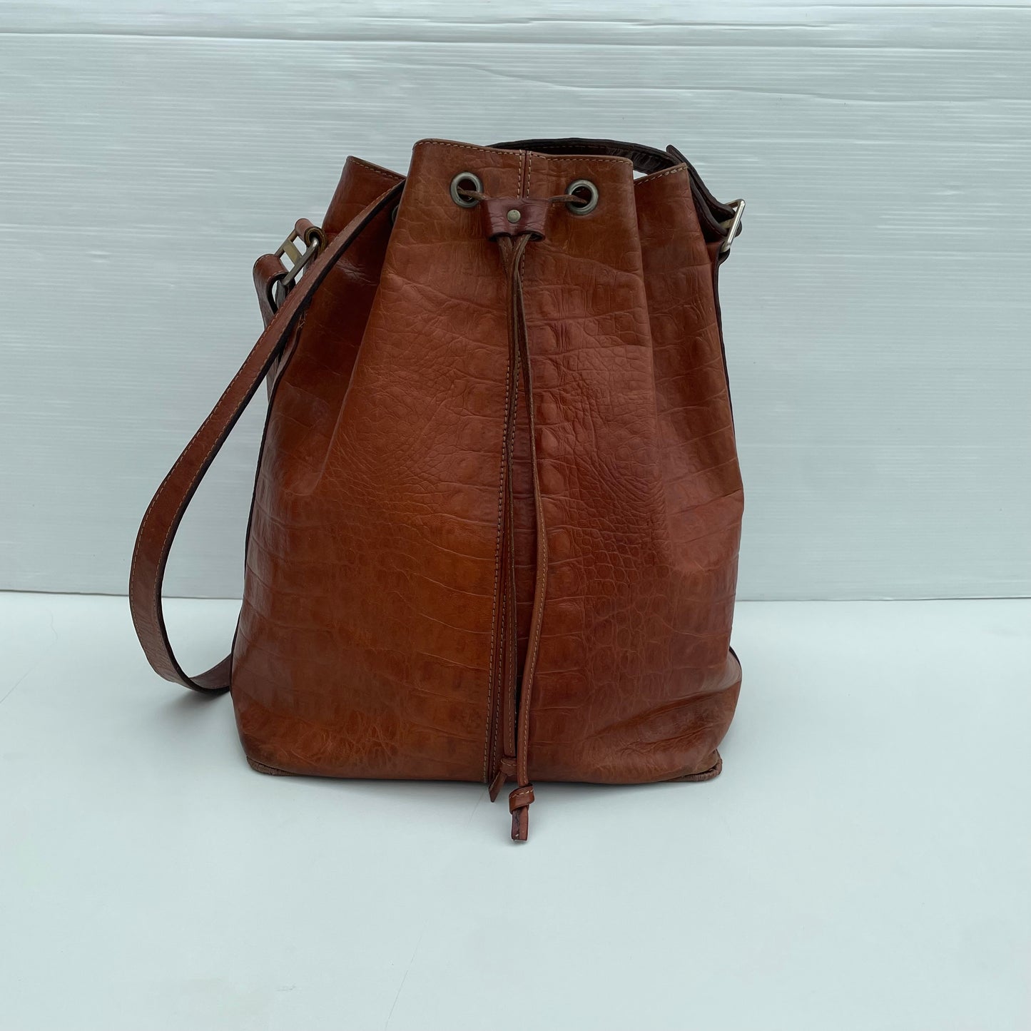 Sac seau en cuir vintage