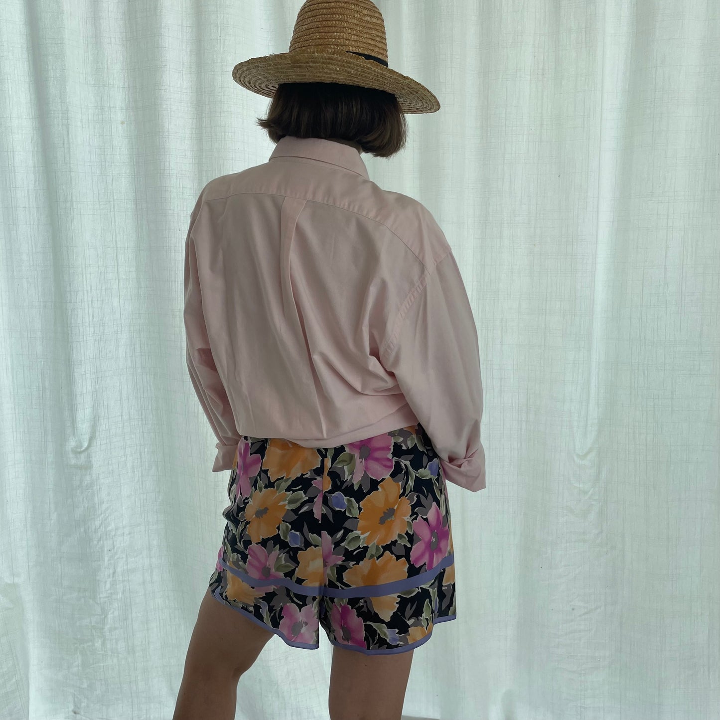 Fou shorts fiori lilla su nero