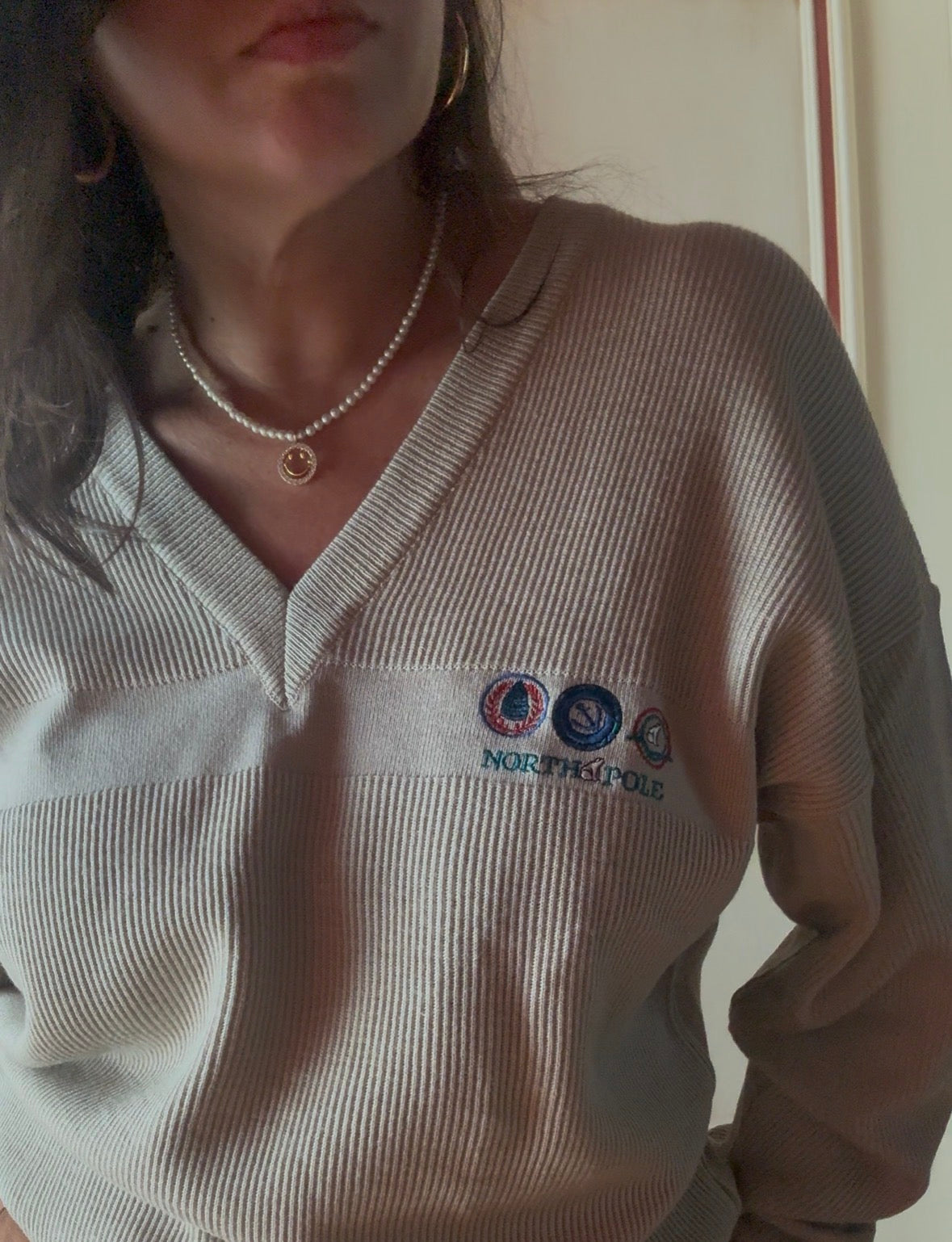 Pull scollo a V tortora
