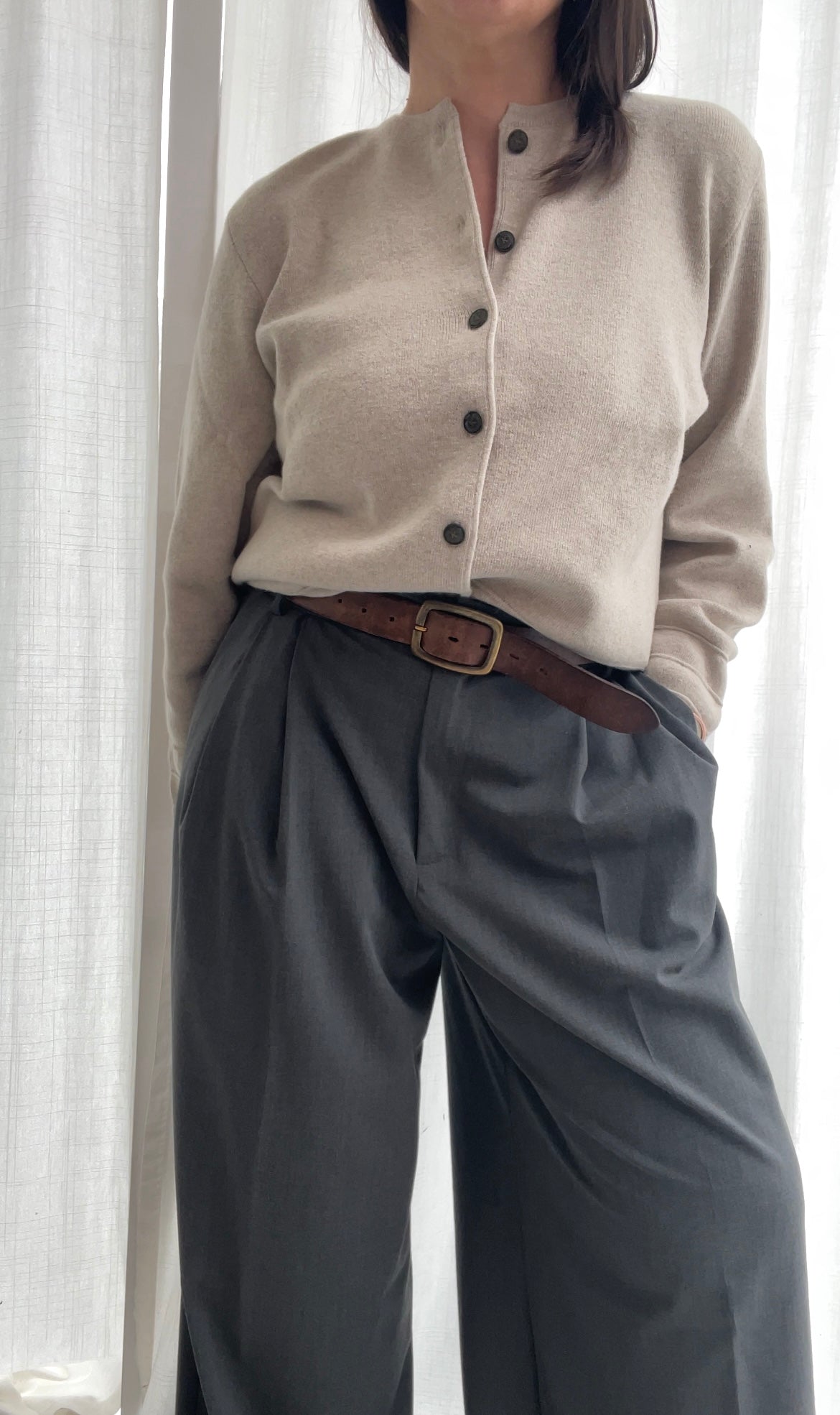 Cardigan lana color tortora