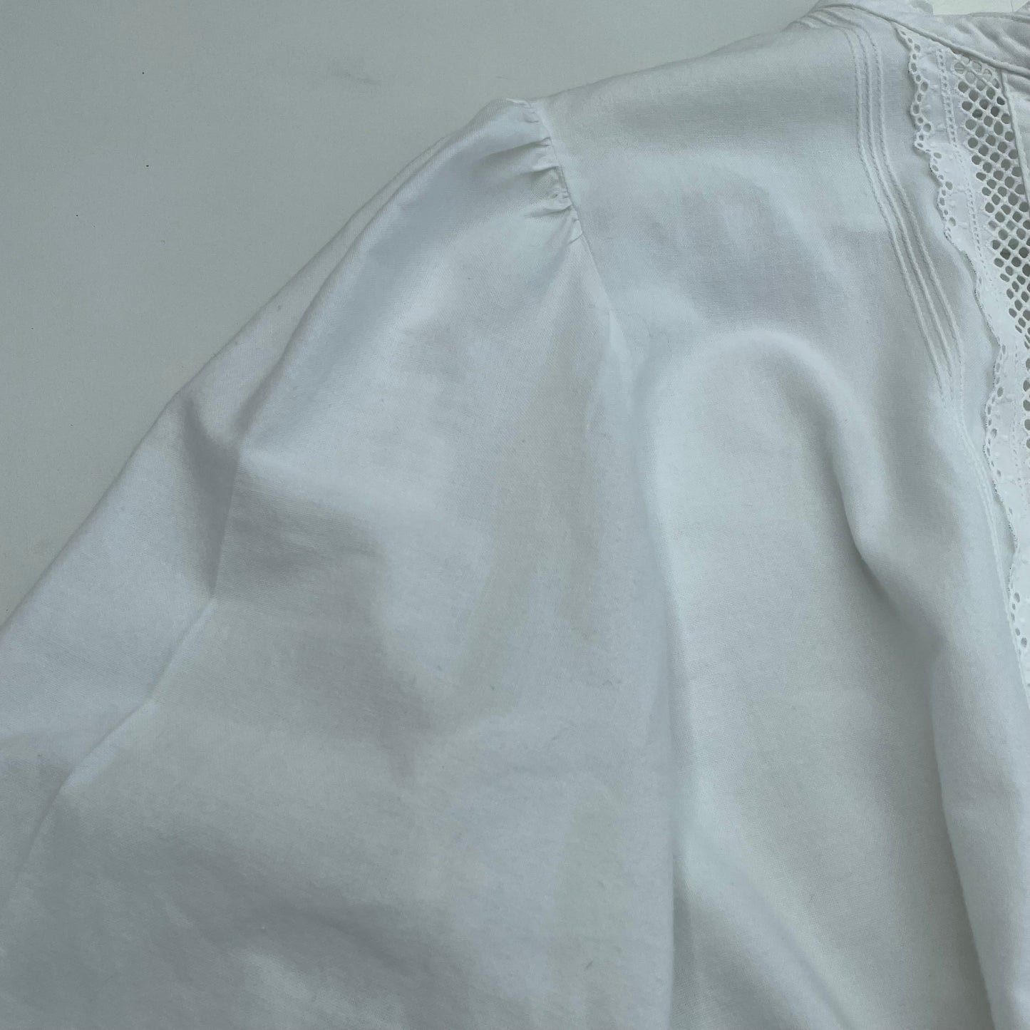 Tyrolean shirt with ruffle collar