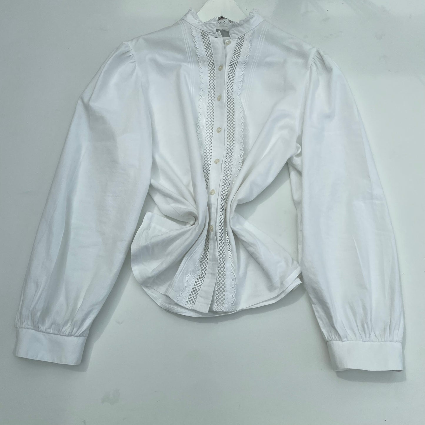 Tyrolean shirt with ruffle collar