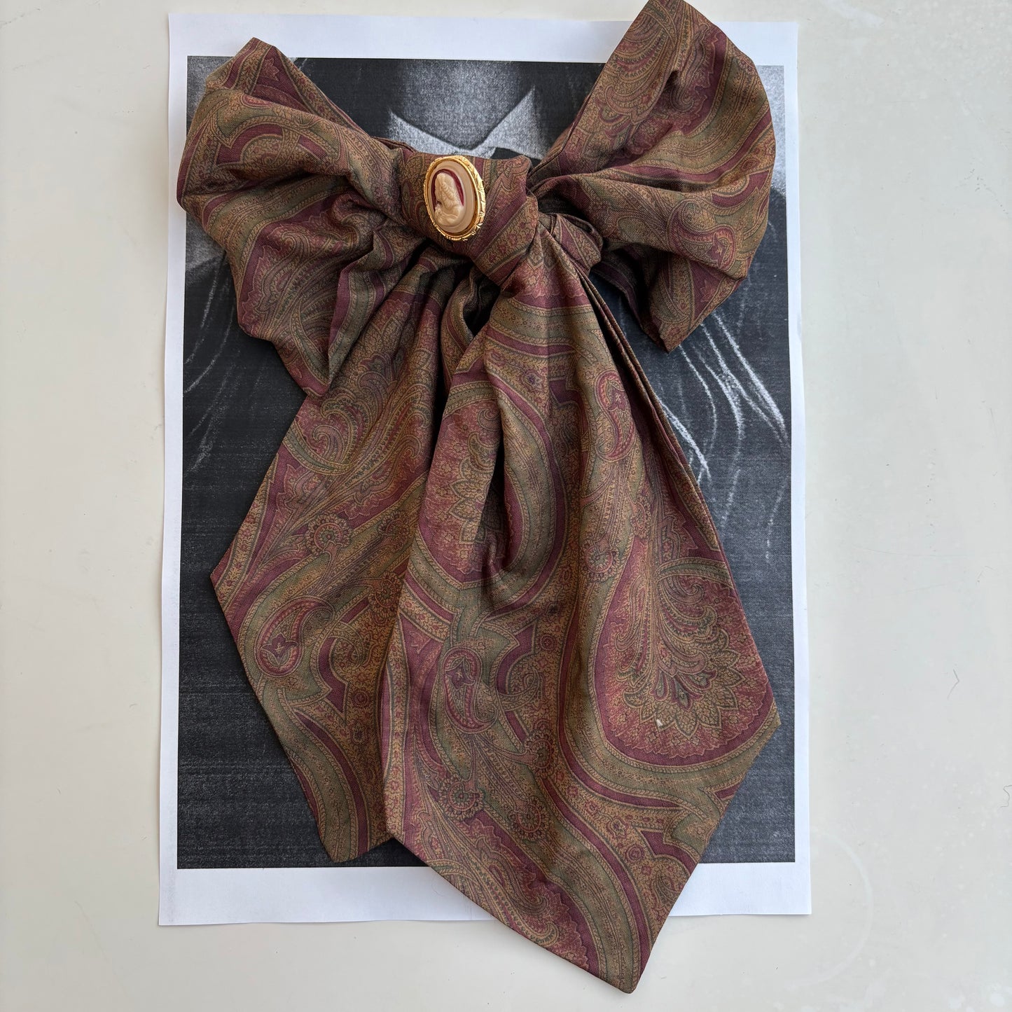 Fiocco paisley marrone