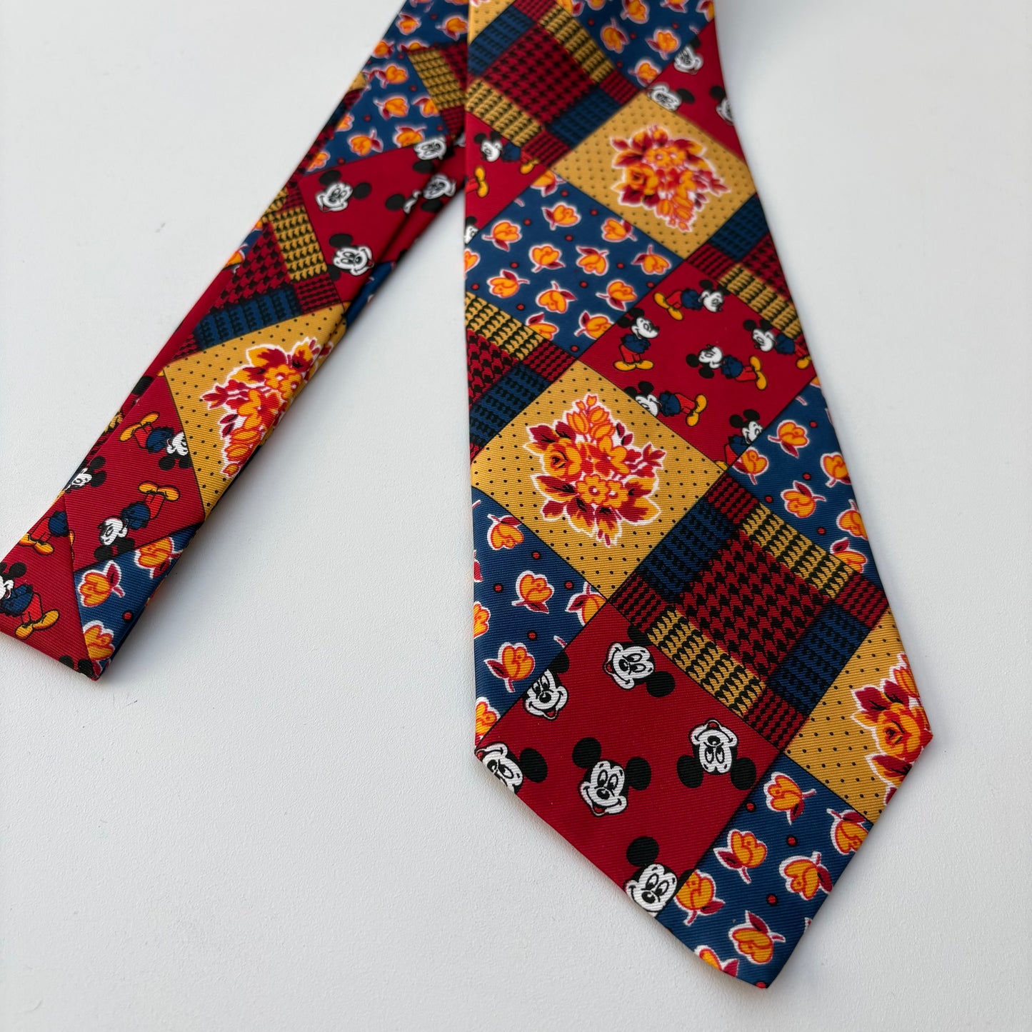 Cravatta fantasia patchwork e topolino