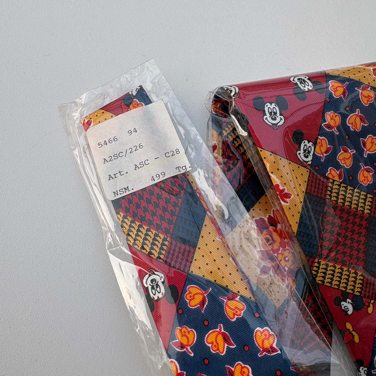 Cravatta fantasia patchwork e topolino