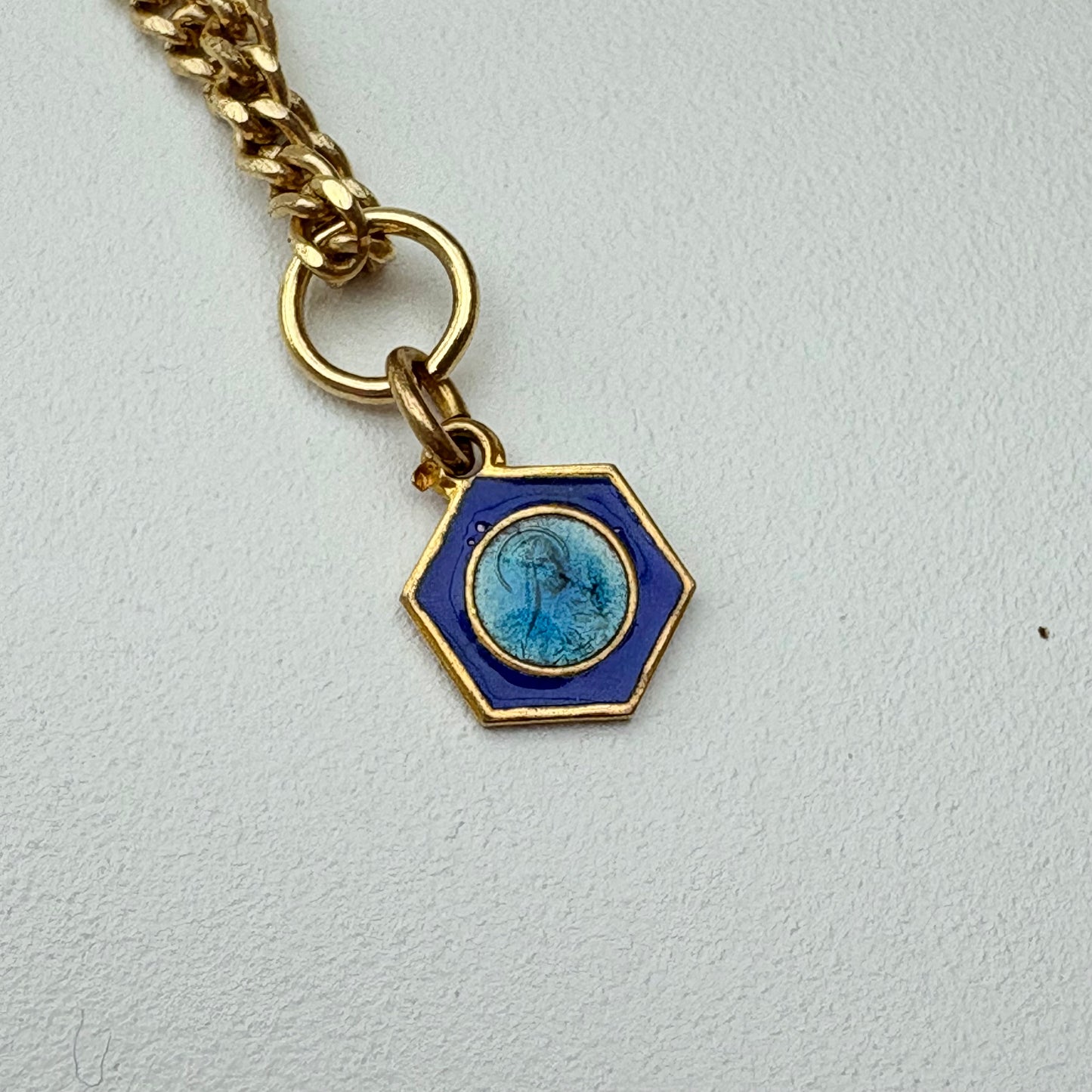 Collanina Lourdes, esagono ￼