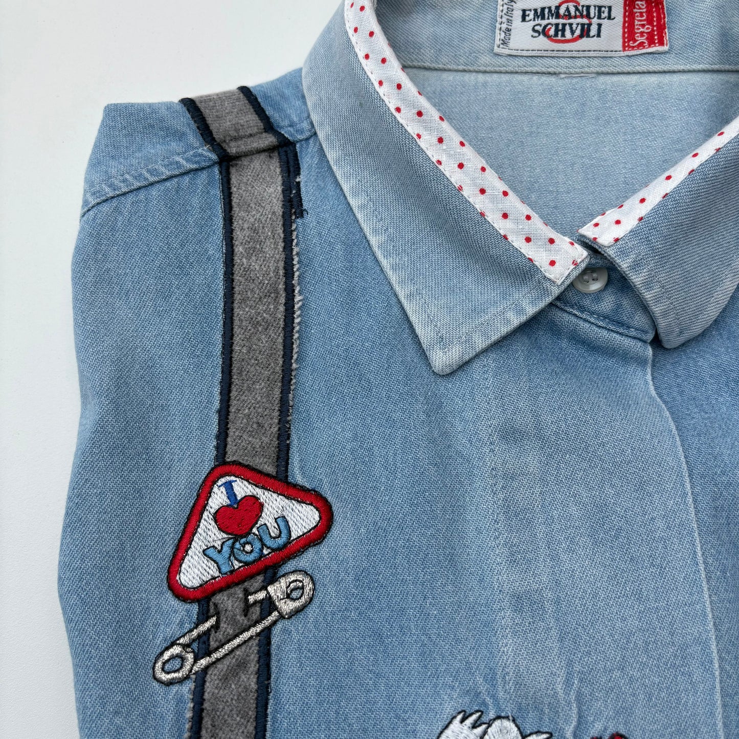 Paperino innamorato in jeans