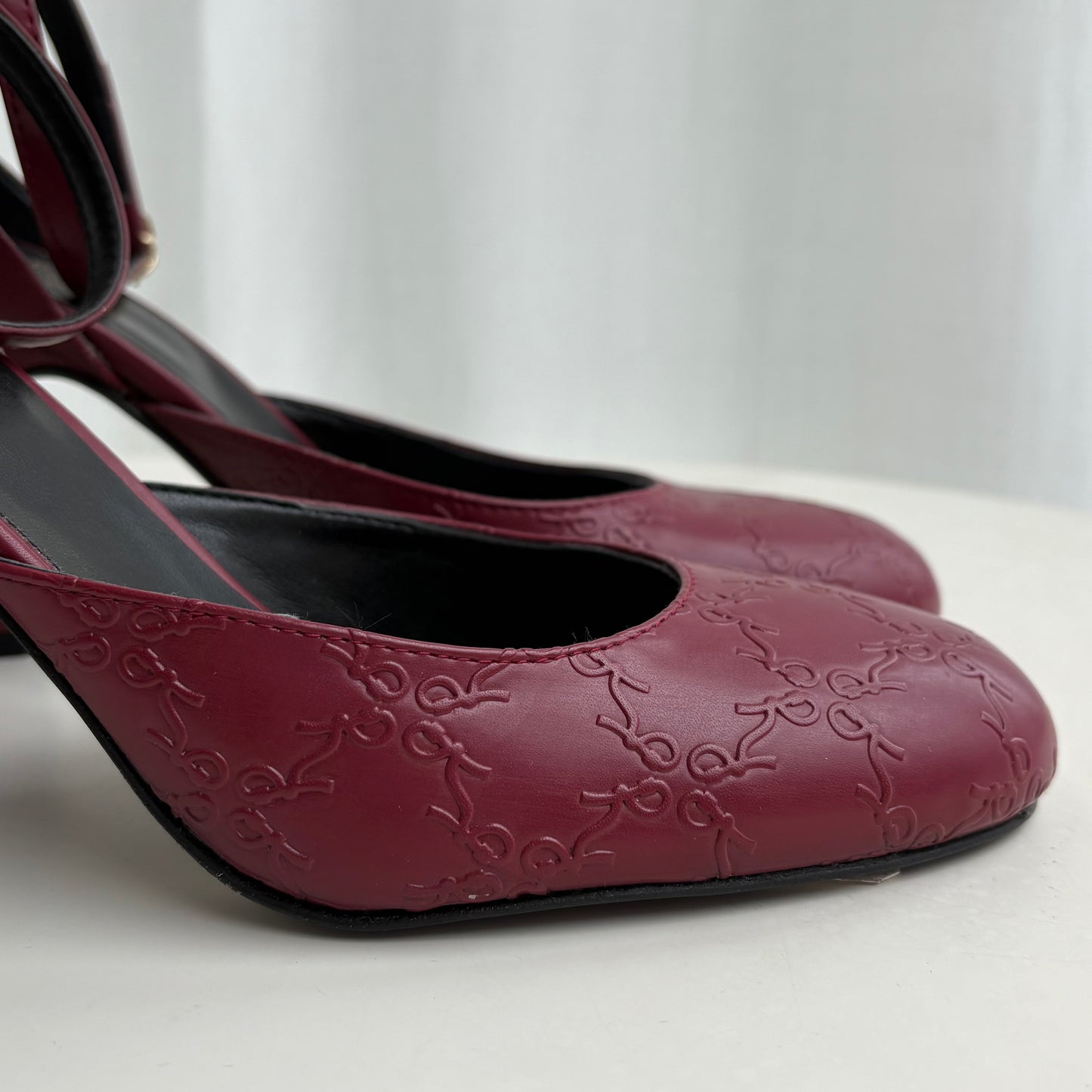 Mary Jane Roberta in bordeaux