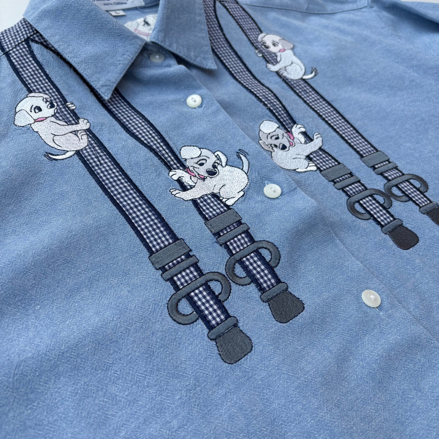 Camicia cuccioli su bretelle